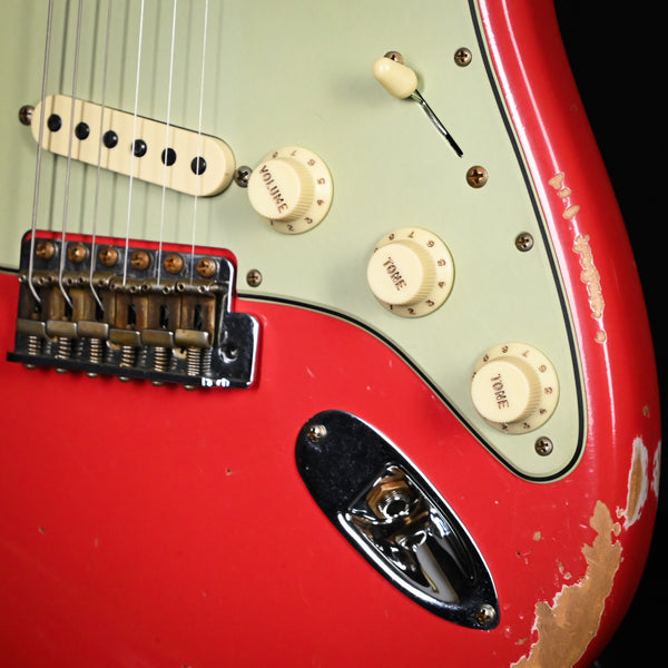 Fender Custom Shop Limited Edition '63 Stratocaster Heavy Relic- Aged Fiesta Red 2024 (CZ579791)