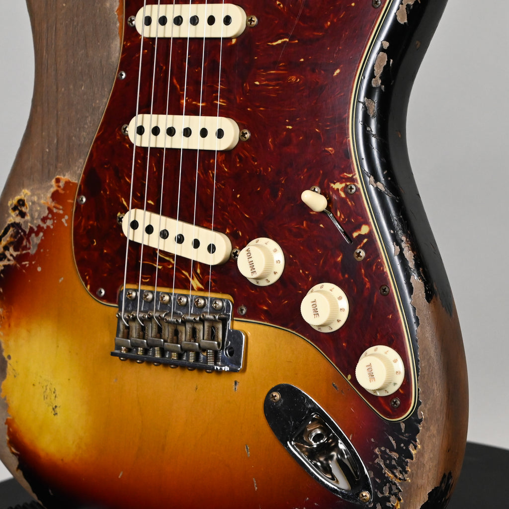 Fender Custom Shop Limited Edition Roasted '61 Stratocaster Super Heavy Relic- Aged 3 Color Sunburst 2026 (CZ590615)