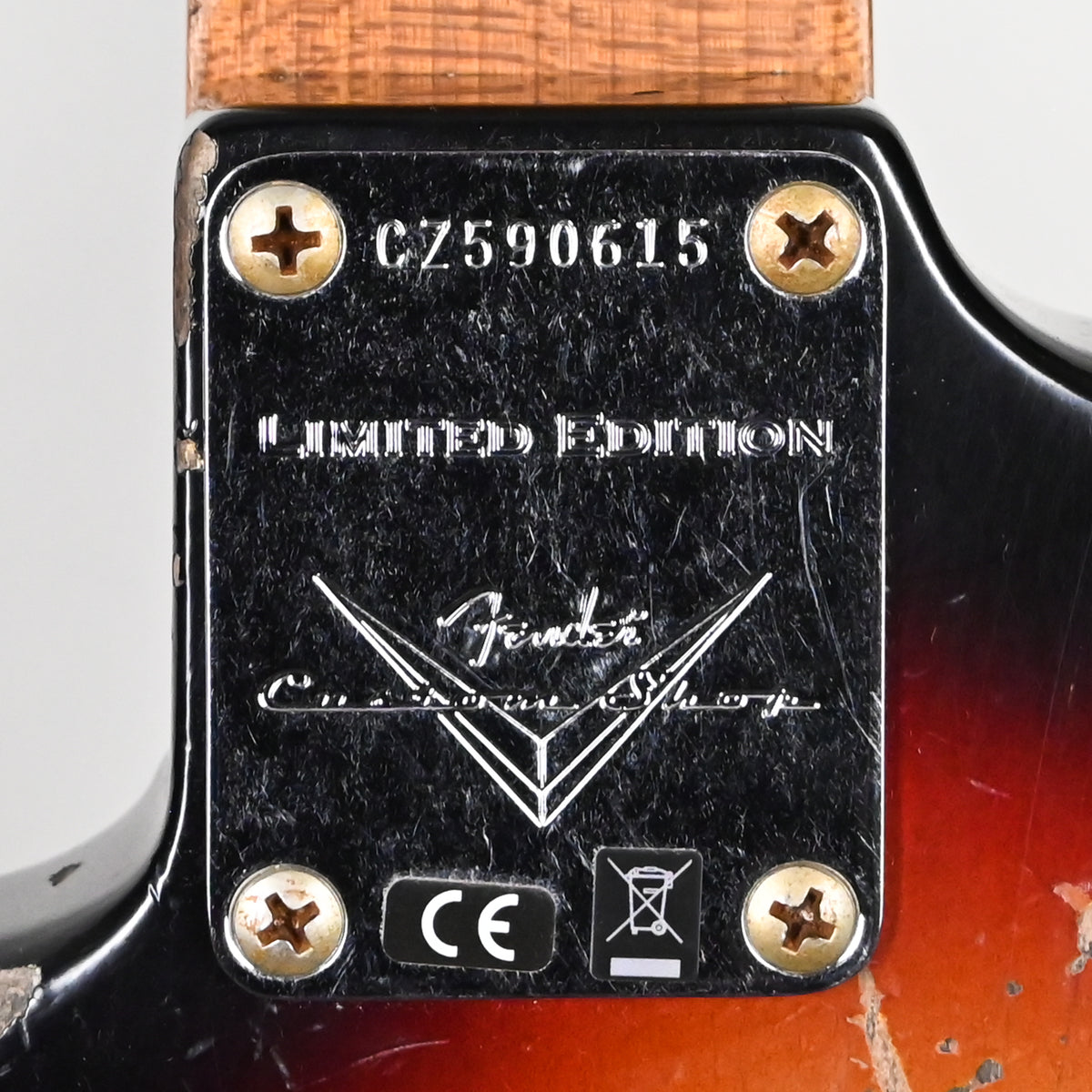Fender Custom Shop Limited Edition Roasted '61 Stratocaster Super Heavy Relic- Aged 3 Color Sunburst 2026 (CZ590615)
