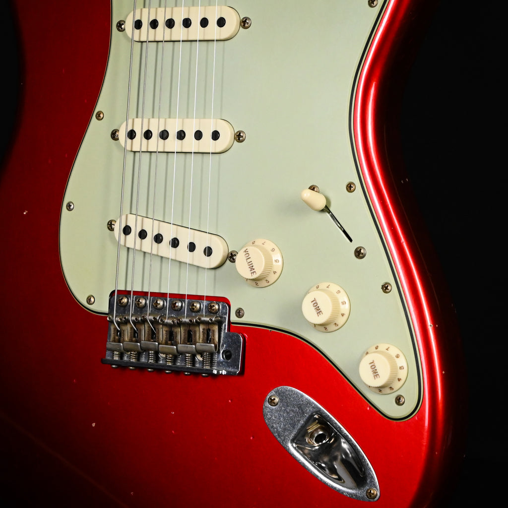 Fender Custom Shop Limited Edition '63 Stratocaster Journeyman- Aged Candy Apple Red 2026 (CZ589547)