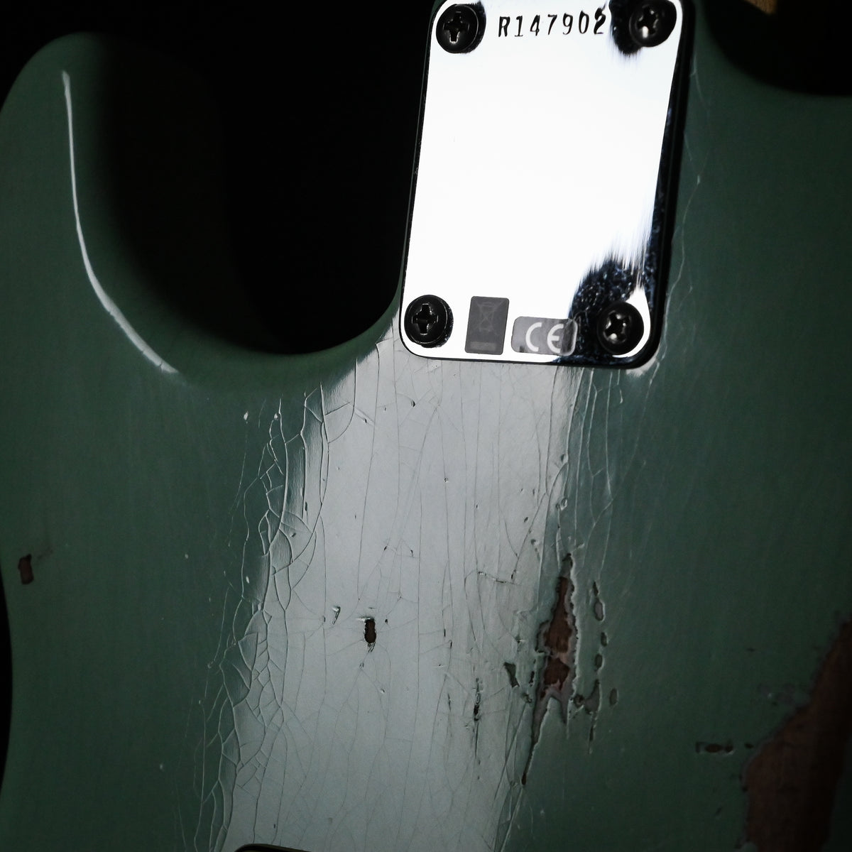 Fender Custom Shop Custom Deluxe Stratocaster w/ Seymour Duncan SH4B Humbucker, Relic/ Closet Classic Hardware- Aged Surf Green 2026 (R147902)