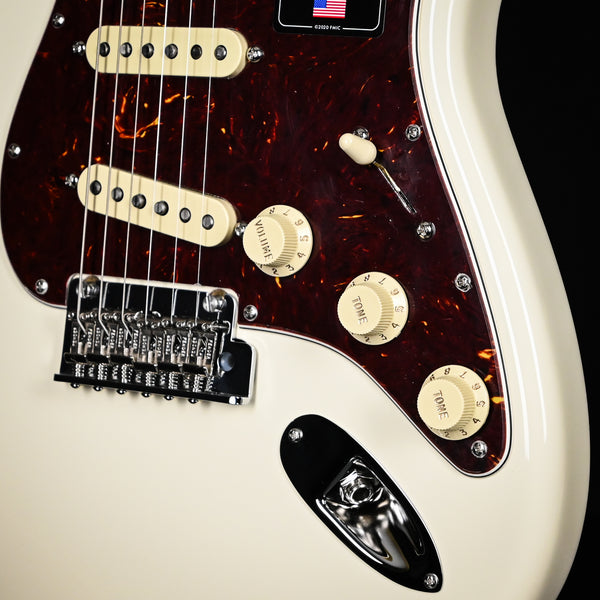 Fender American Professional II Stratocaster- Olympic White (US240042847)