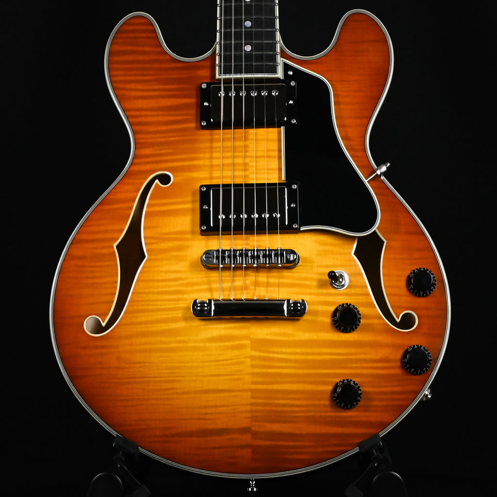 Eastman T484 Thinline Semi-Hollowbody Electric Guitar- Gold Burst 2026 (P2302624)