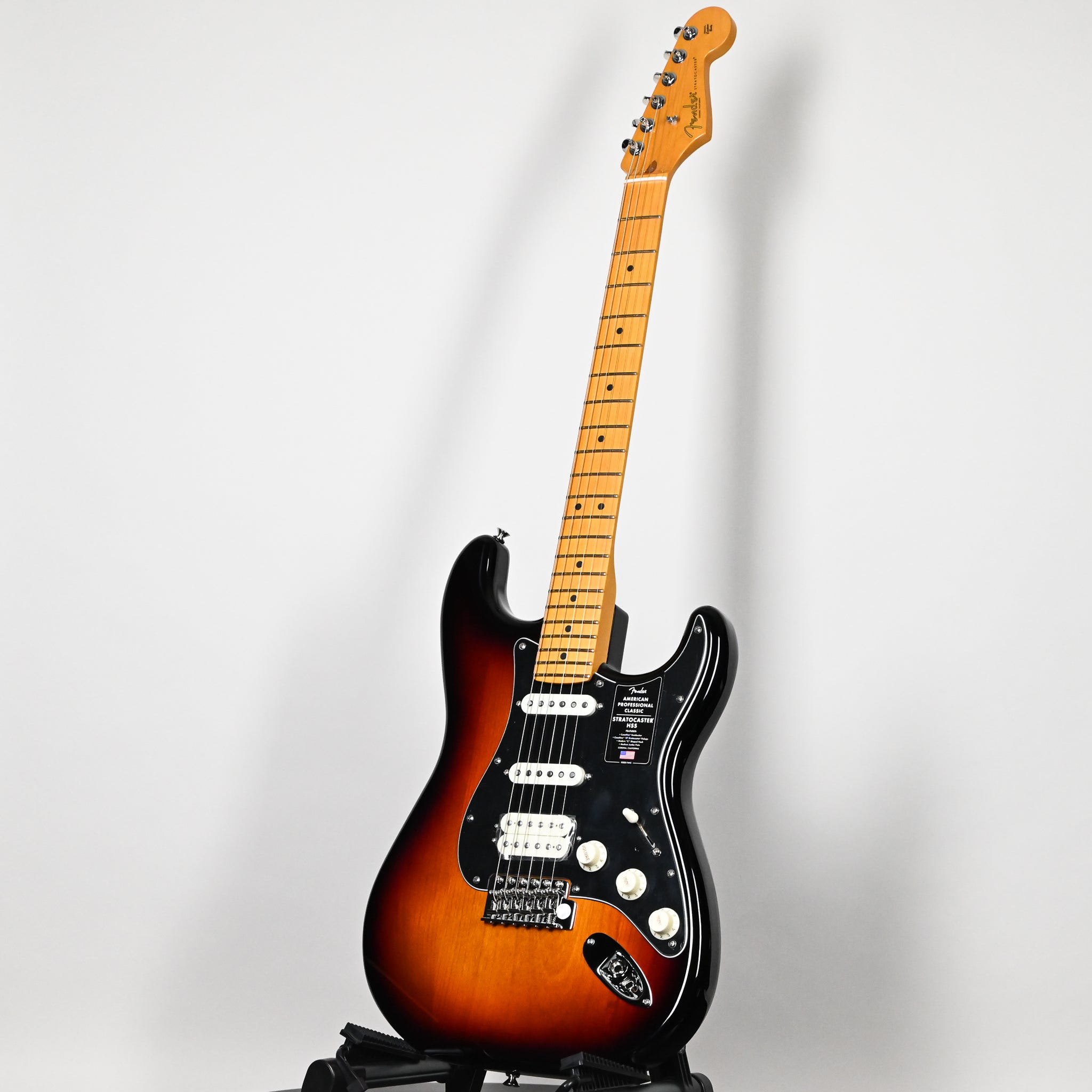 Fender American Professional Classic Stratocaster HSS- 3 Color Sunburst 2025 (US25092214)
