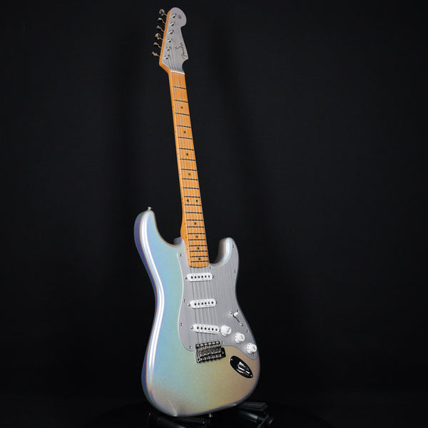 Fender H.E.R. Stratocaster Maple Fingerboard Chrome Glow (MX23004325)