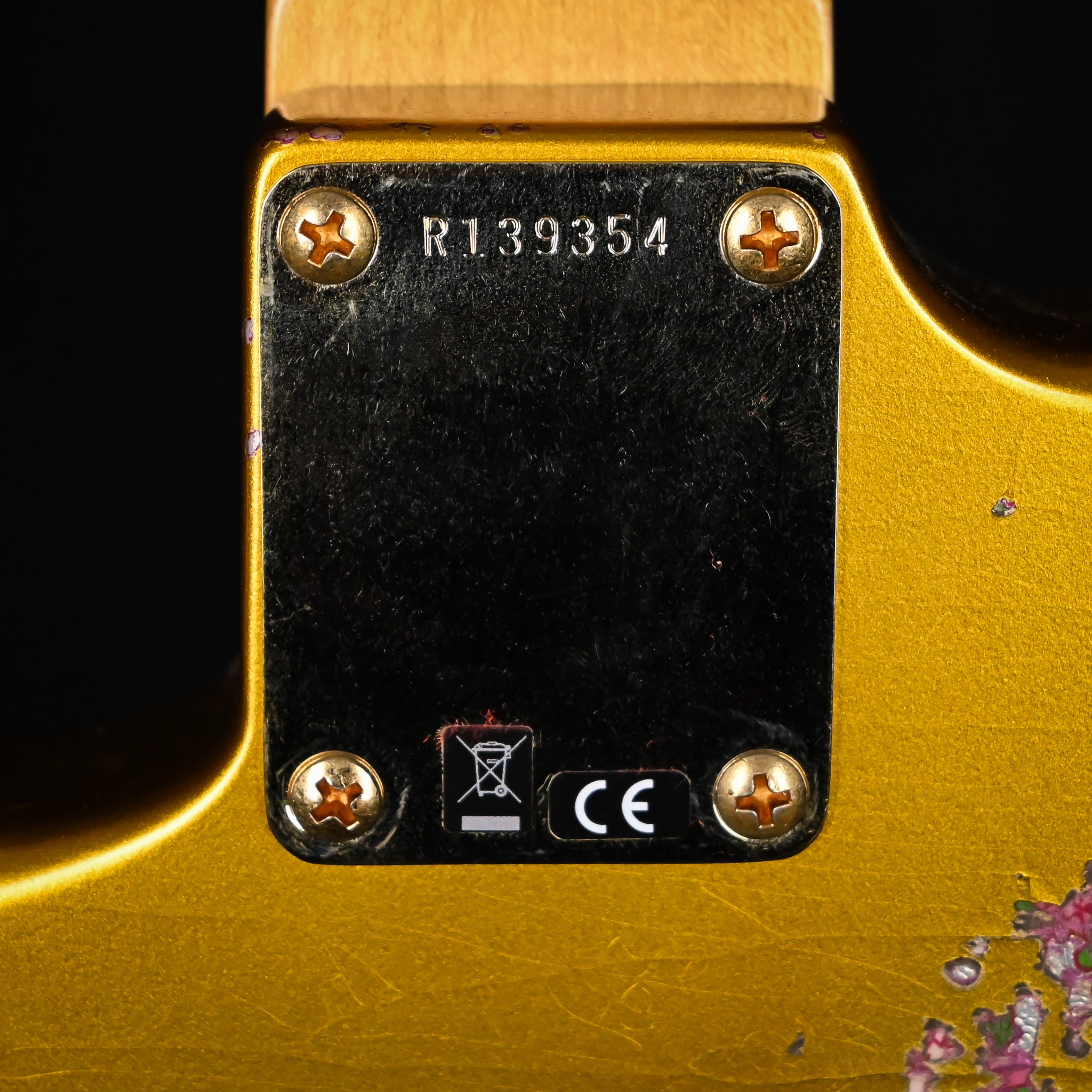 Fender Custom Shop 1962 Stratocaster w/ Gold Hardware Heavy Relic- Frost Gold / Pink Paisley 2024 (R139354)