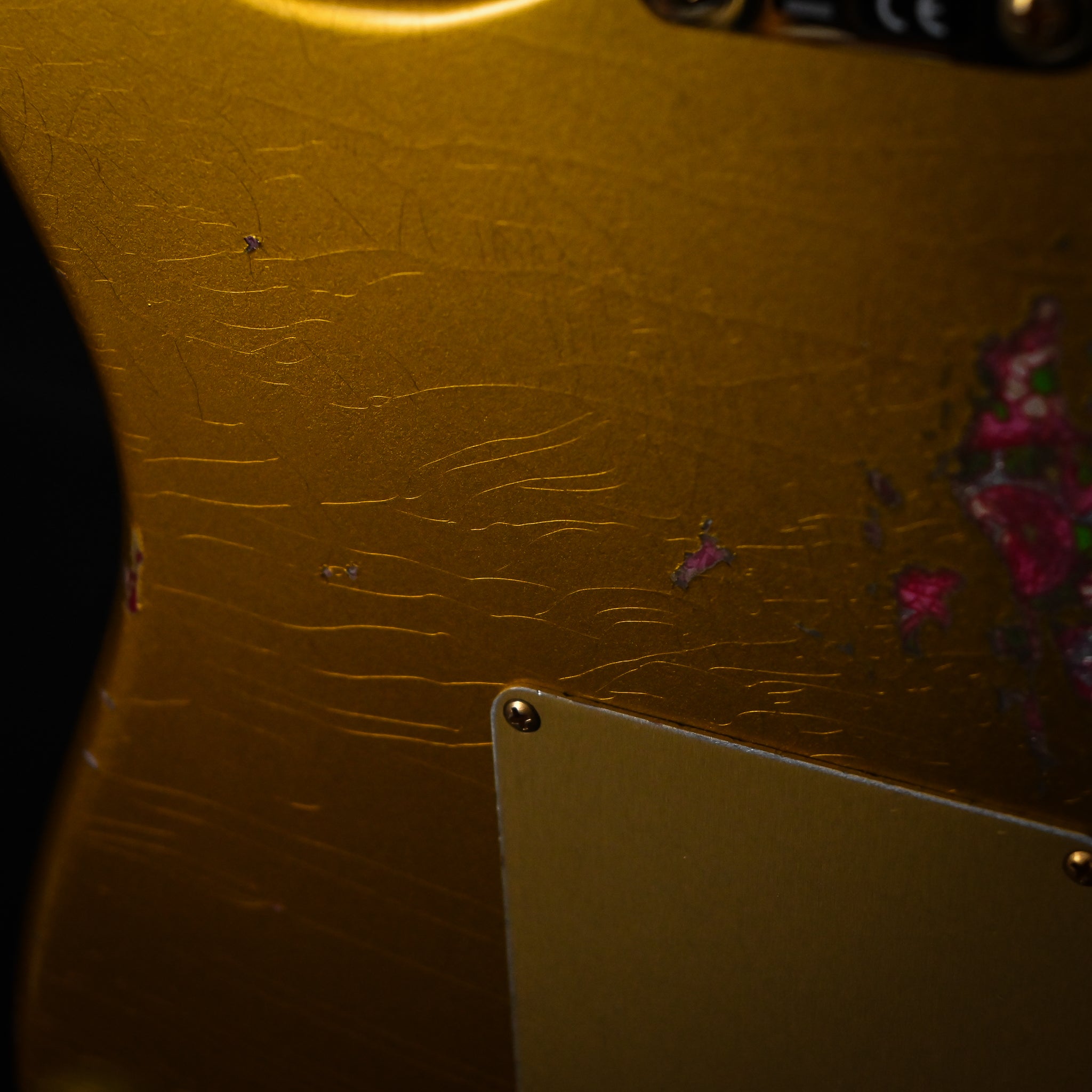 Fender Custom Shop 1962 Stratocaster w/ Gold Hardware Heavy Relic- Frost Gold / Pink Paisley 2024 (R139354)