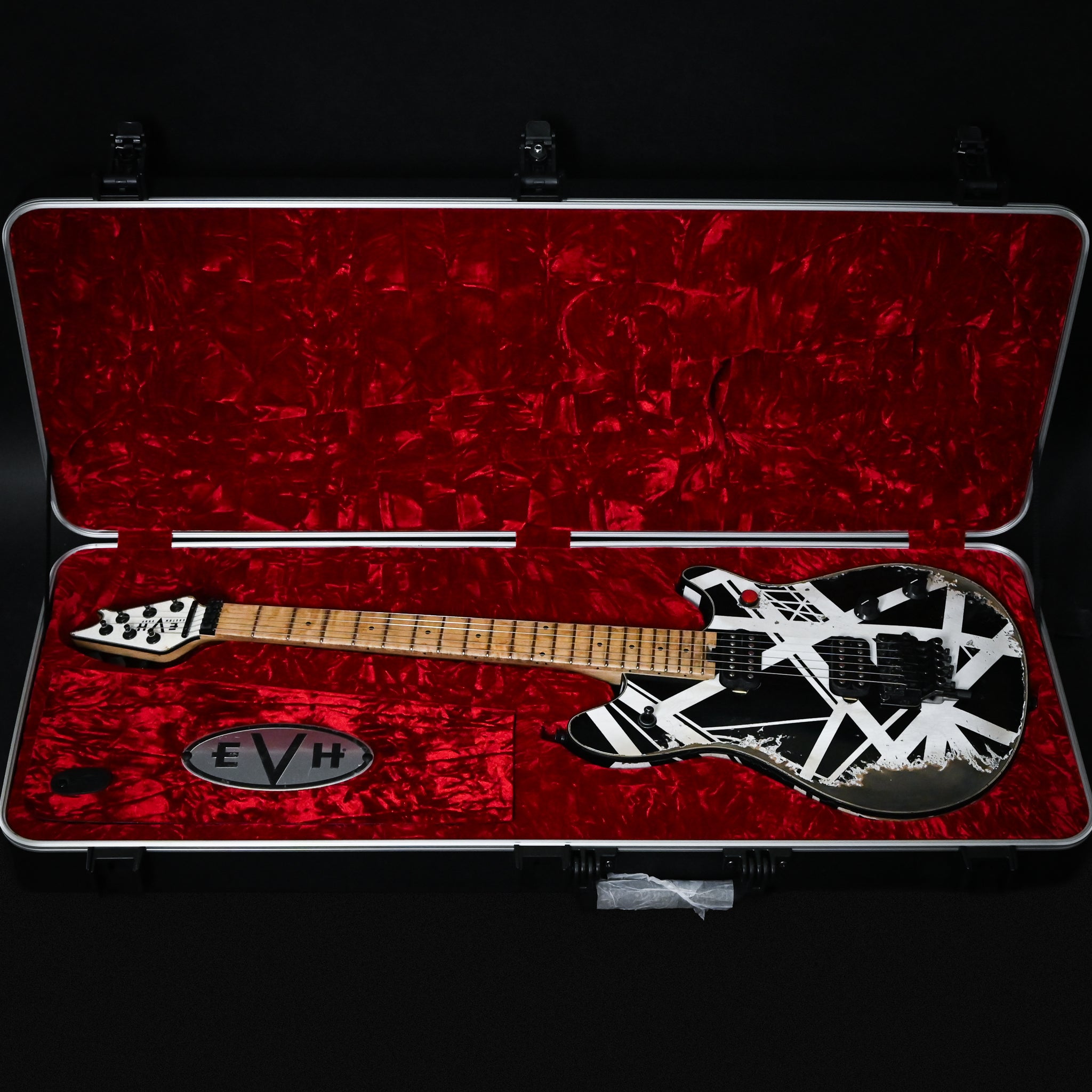 EVH Custom Shop USA NAMM 2025 Limited Edition Wolfgang HH w/ Floyd Rose- Black & White Stripes 2026 (WG17844A)
