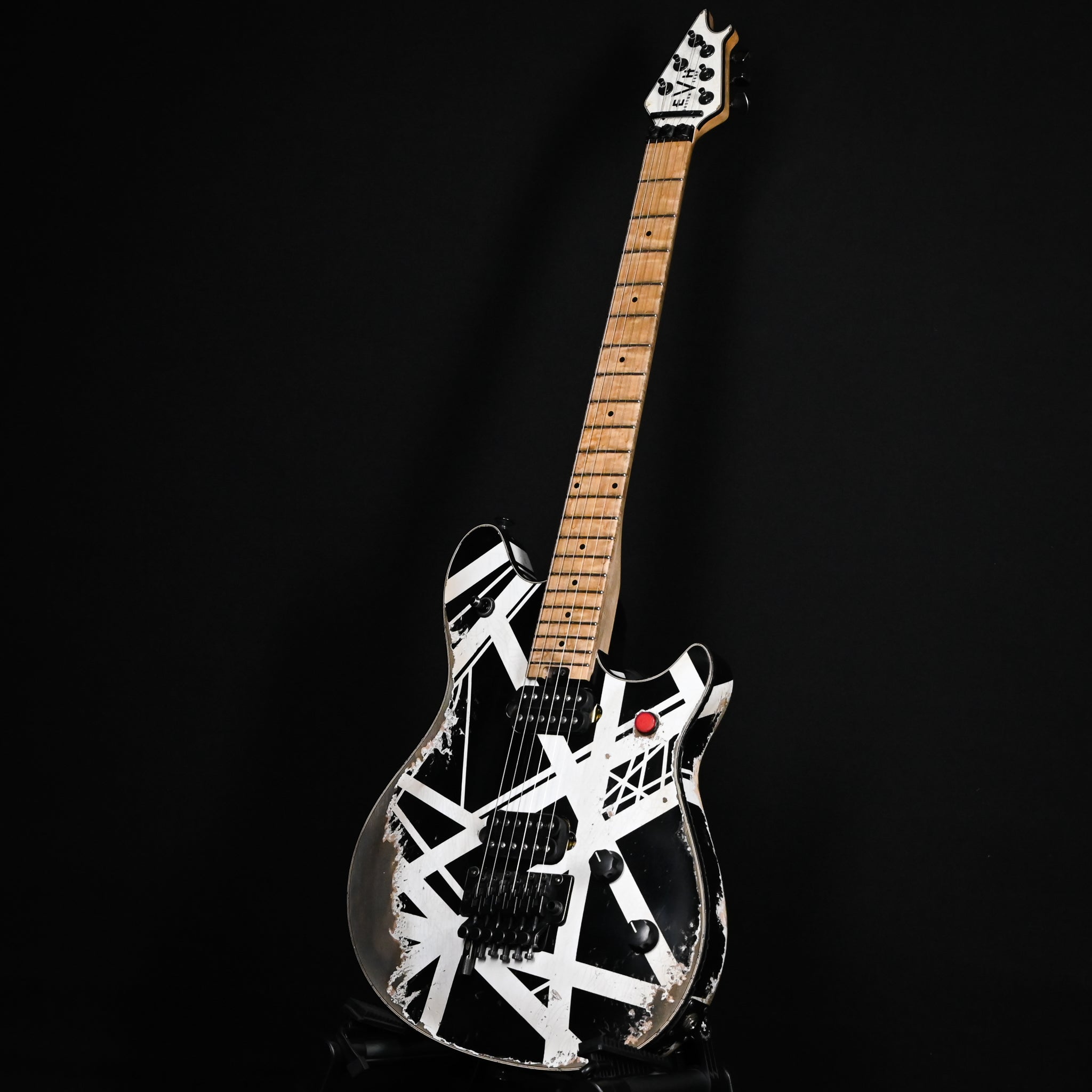 EVH Custom Shop USA NAMM 2025 Limited Edition Wolfgang HH w/ Floyd Rose- Black & White Stripes 2026 (WG17844A)