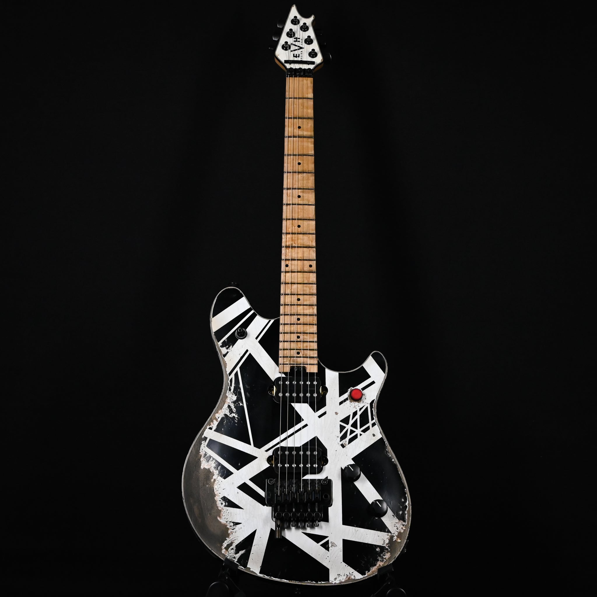 EVH Custom Shop USA NAMM 2025 Limited Edition Wolfgang HH w/ Floyd Rose- Black & White Stripes 2026 (WG17844A)