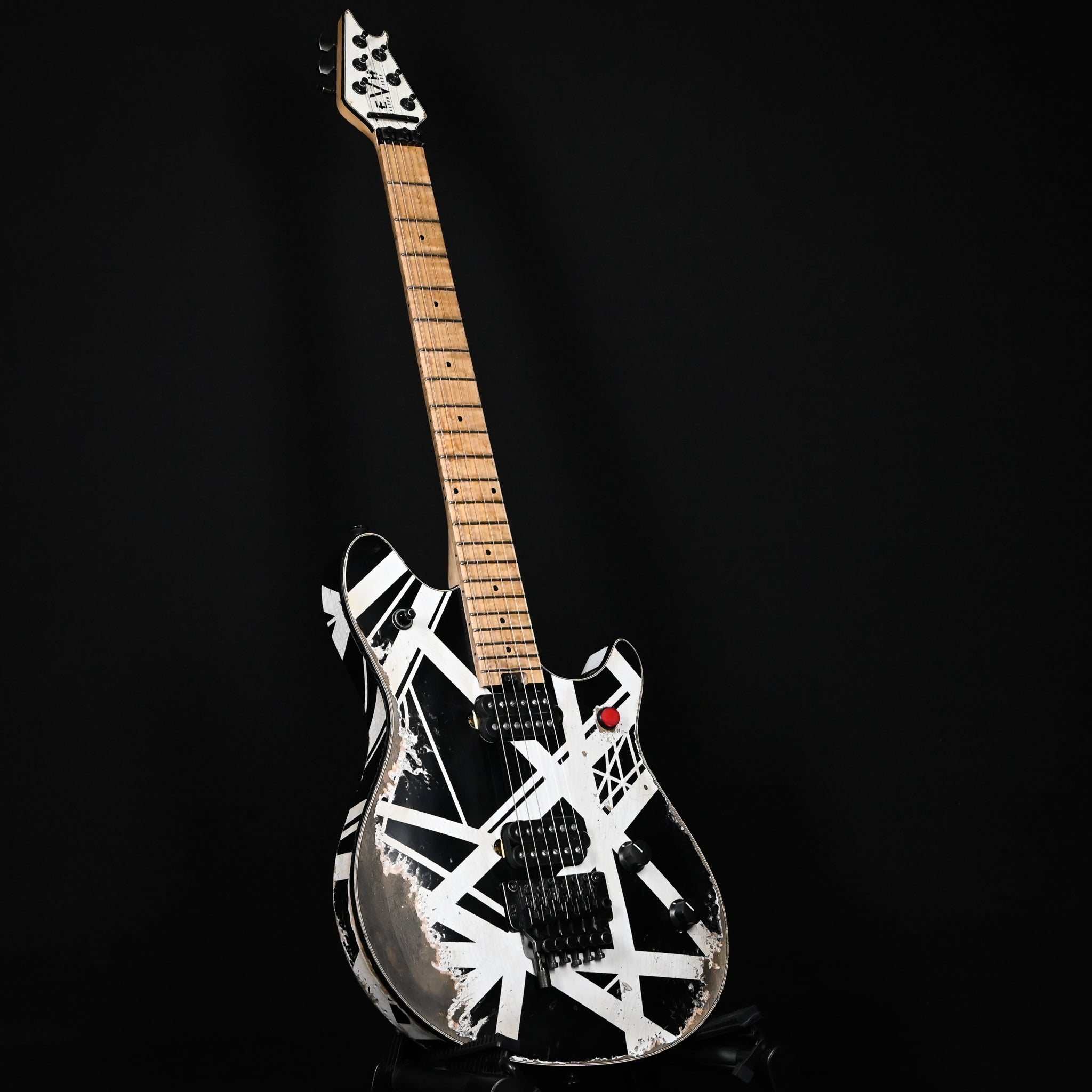 EVH Custom Shop USA NAMM 2025 Limited Edition Wolfgang HH w/ Floyd Rose- Black & White Stripes 2026 (WG17844A)