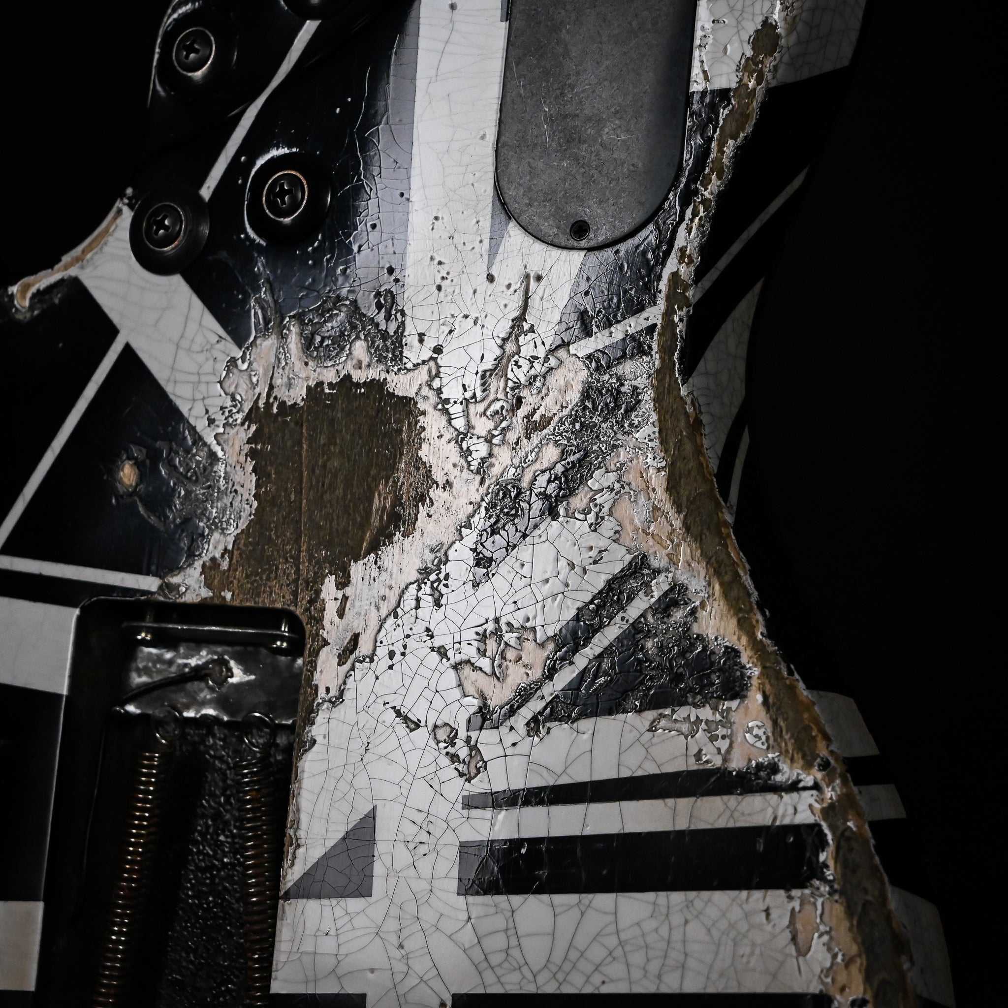 EVH Custom Shop USA NAMM 2025 Limited Edition Wolfgang HH w/ Floyd Rose- Black & White Stripes 2026 (WG17844A)