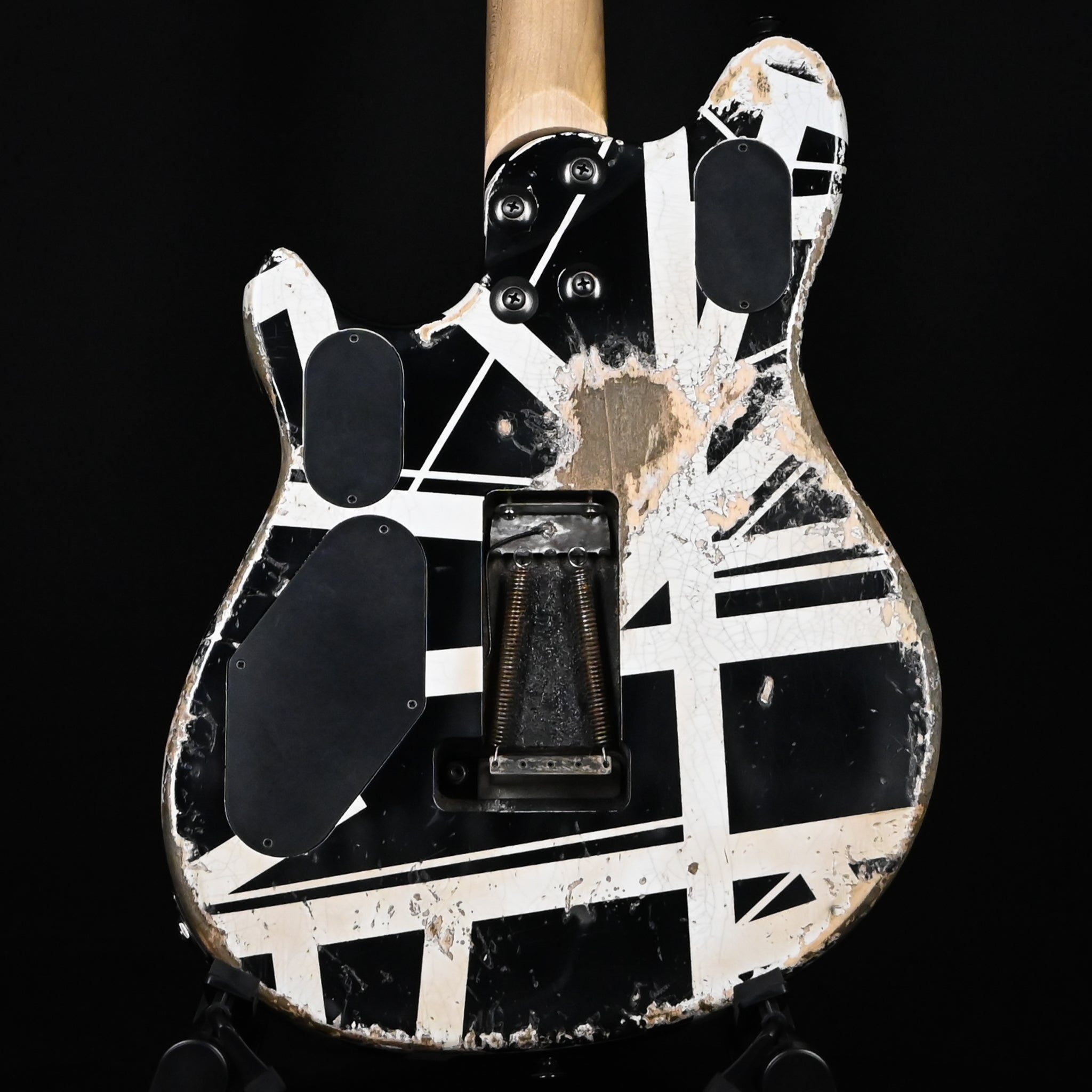 EVH Custom Shop USA NAMM 2025 Limited Edition Wolfgang HH w/ Floyd Rose- Black & White Stripes 2026 (WG17844A)