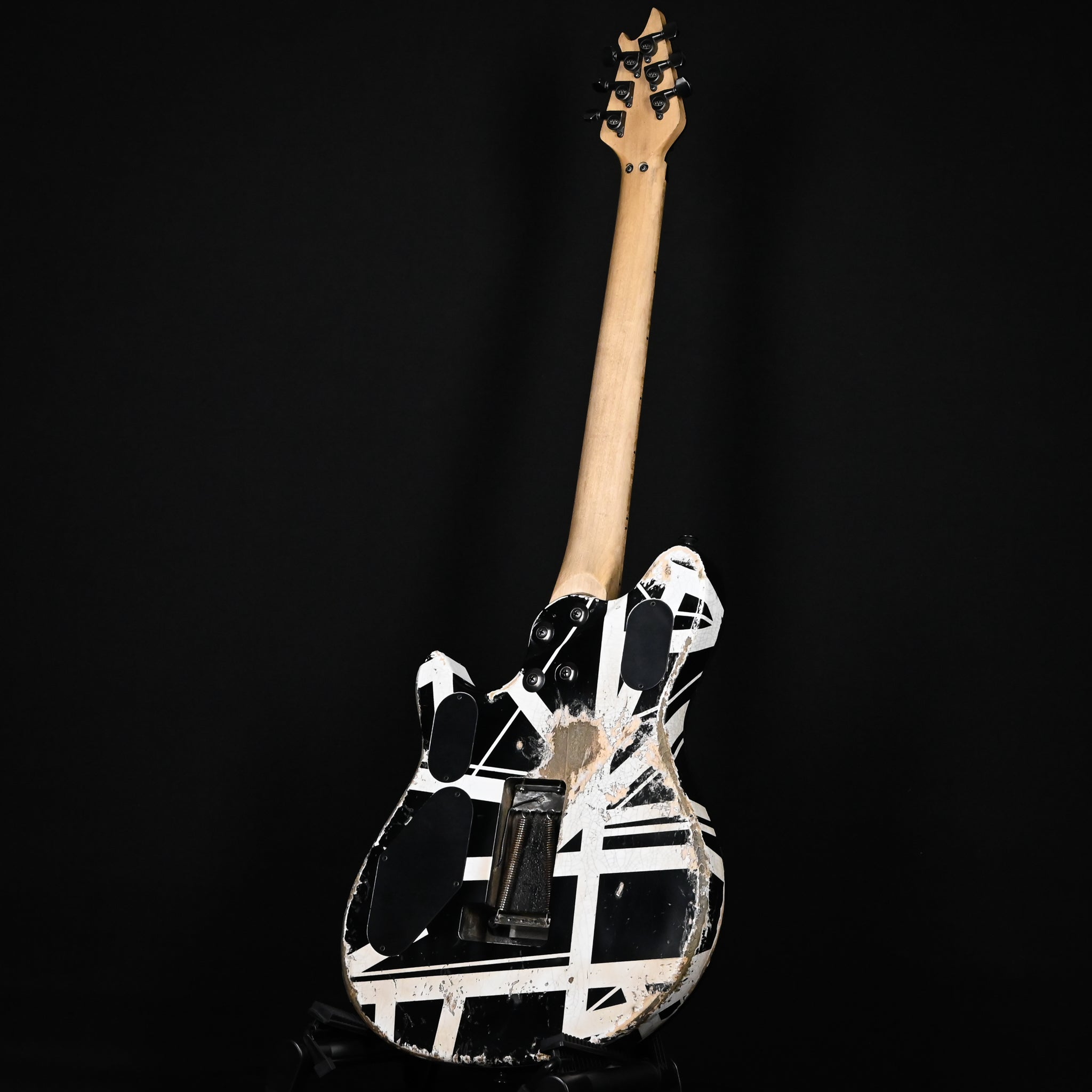 EVH Custom Shop USA NAMM 2025 Limited Edition Wolfgang HH w/ Floyd Rose- Black & White Stripes 2026 (WG17844A)