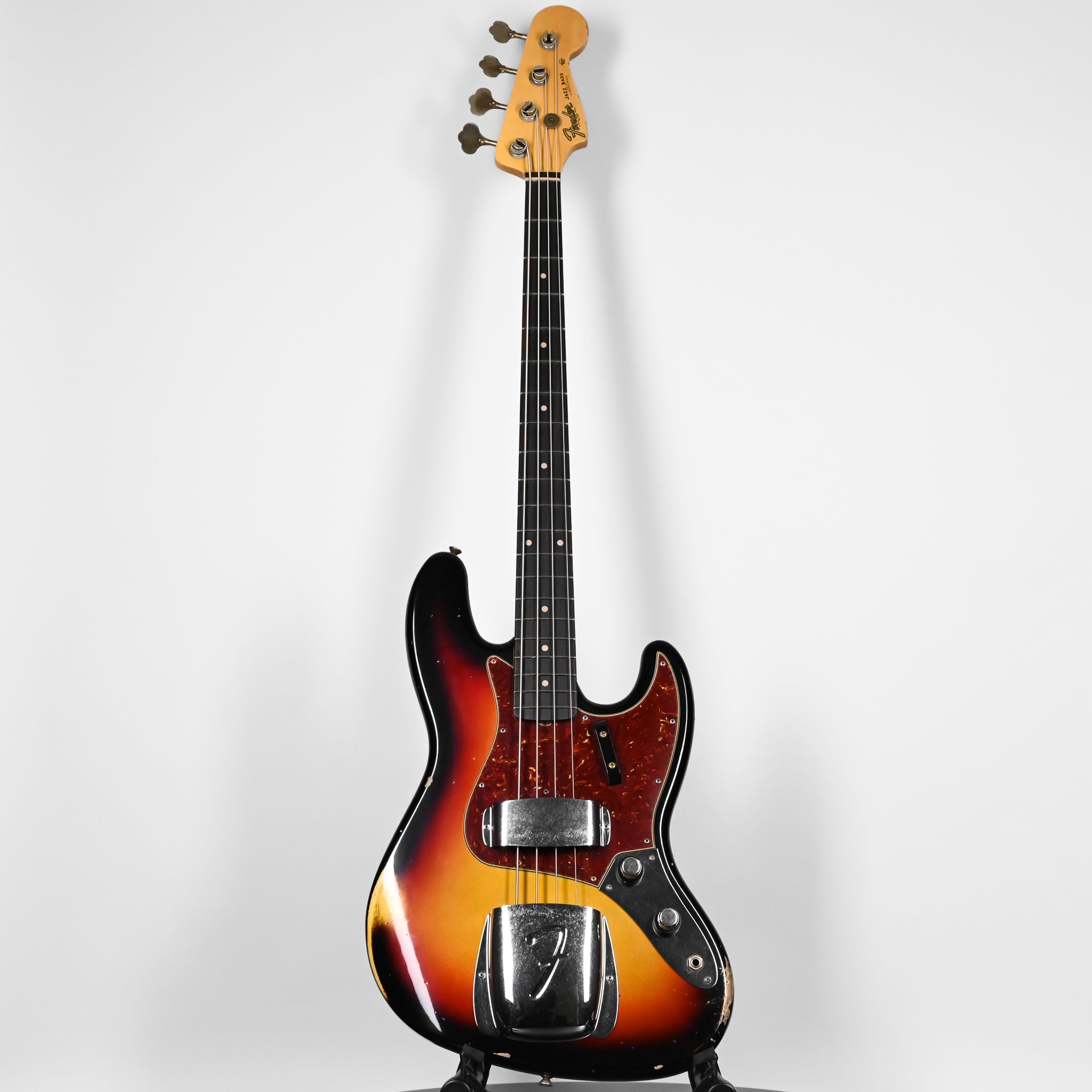 Fender Custom Shop Limited Edition '60 Jazz Bass Relic- 3 Color Sunburst 2026 (CZ589728)