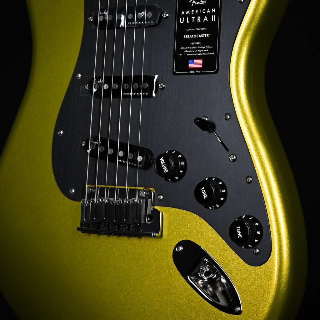 Fender American Ultra II Stratocaster w/ Maple Fingerboard- Solar Flare 2026 (US26004150)