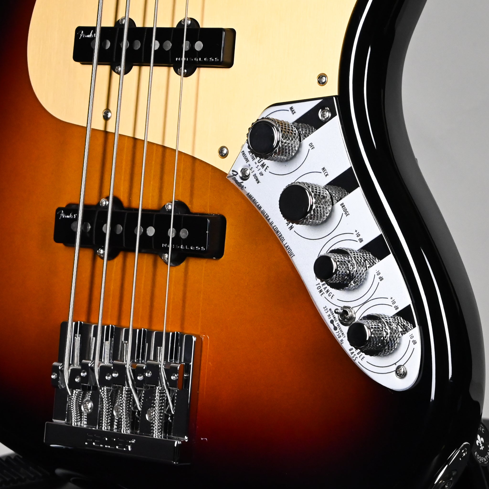 Fender American Ultra II Jazz Bass w/ Ebony Fingerboard- Ultra Burst 2026 (US26005417)