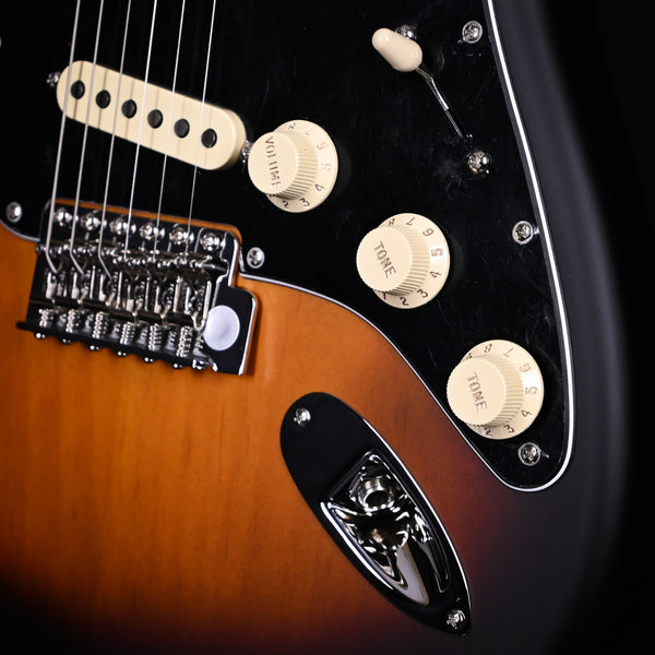 Fender Limited Edition American Performer Timber Stratocaster- 2 Color Sunburst (US240021207)