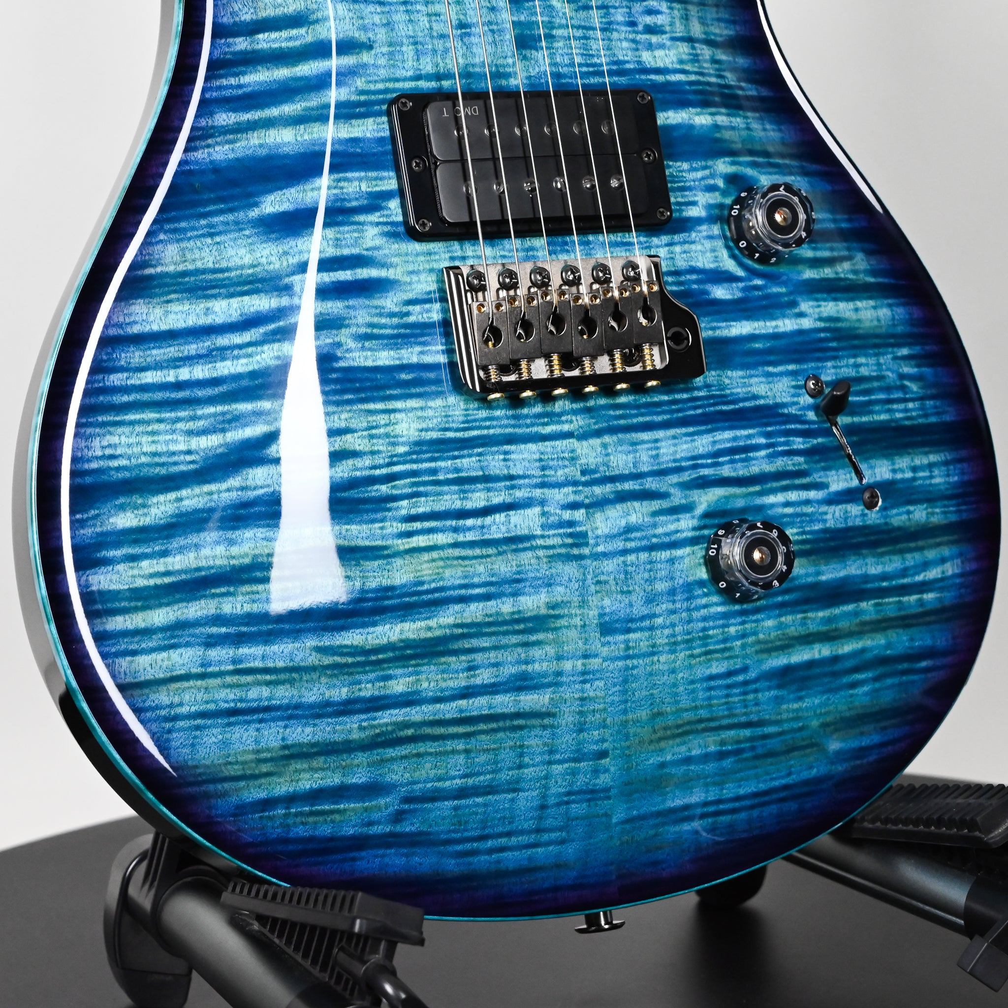 PRS Custom 24 w/ 10-Top, Brazilian Rosewood, DMO Pickups- Aquableux Purple Burst 2026 (0419215)