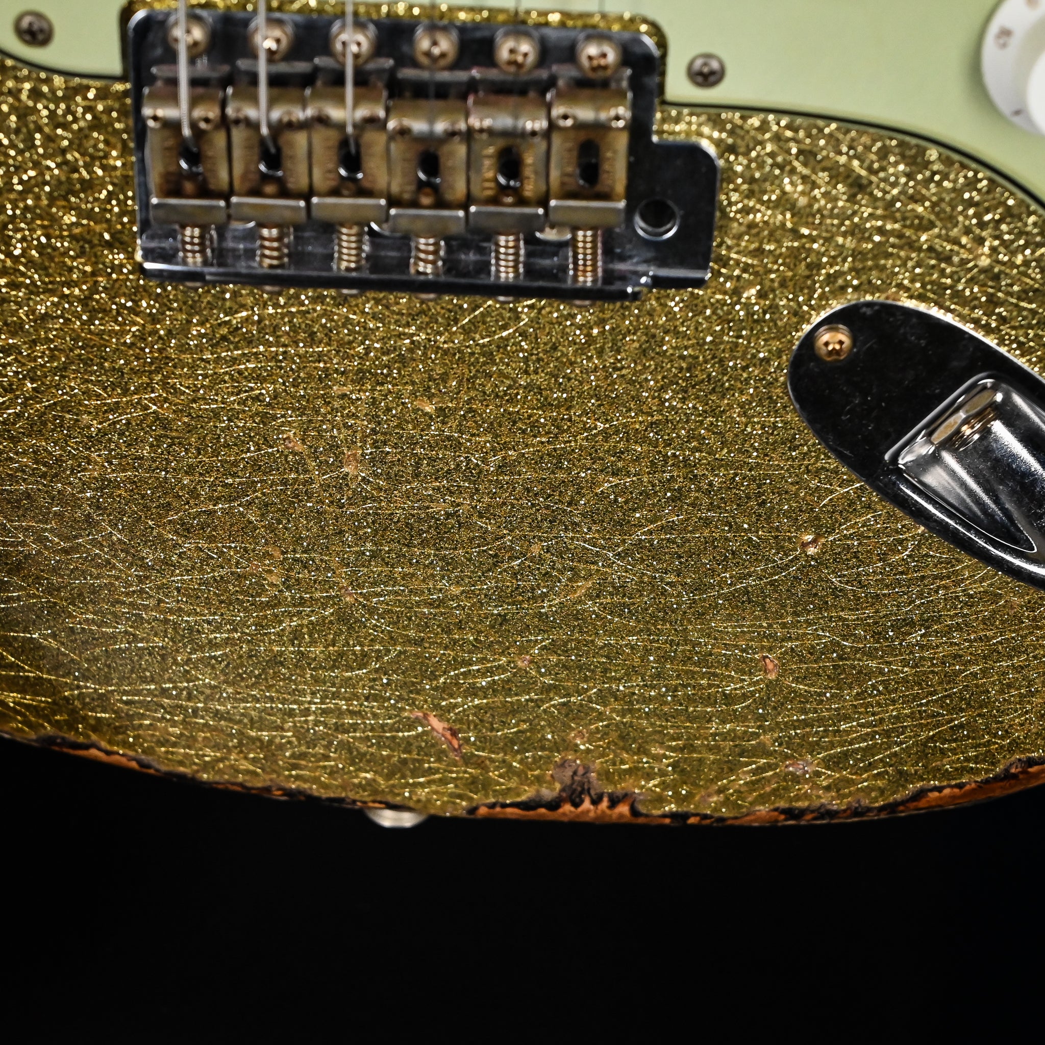 Fender Custom Shop '61 Stratocaster Super Heavy Relic- Gold Sparkle/ 3 Color Sunburst 2026 (CZ588479)