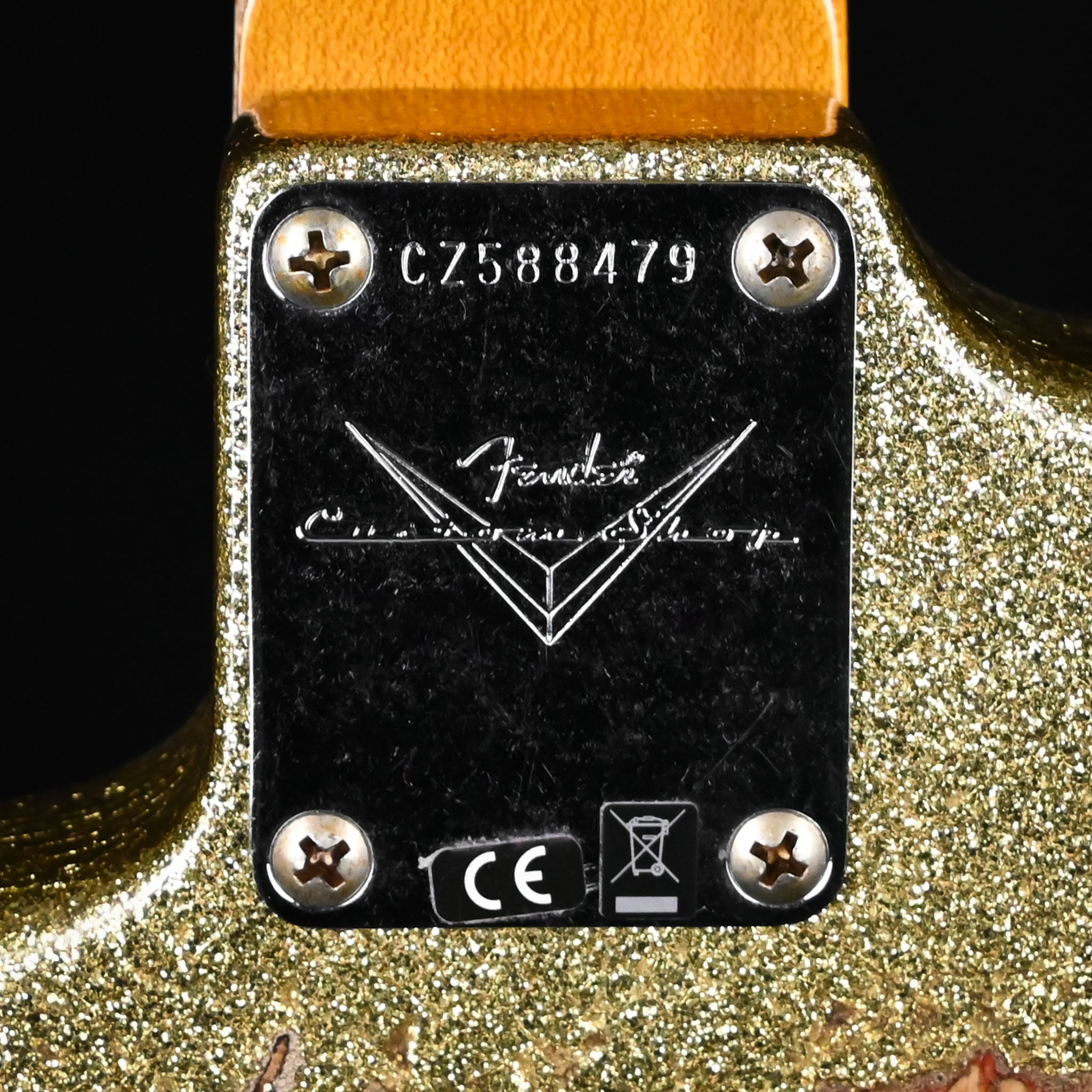 Fender Custom Shop '61 Stratocaster Super Heavy Relic- Gold Sparkle/ 3 Color Sunburst 2026 (CZ588479)