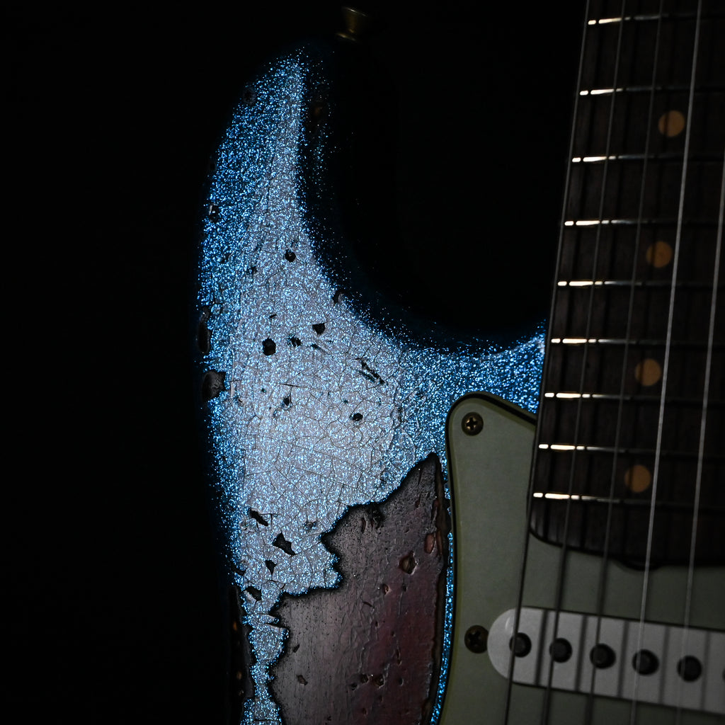 Fender Custom Shop '61 Stratocaster Super Heavy Relic- Blue Sparkle/ 3 Color Sunburst 2026 (CZ590329)