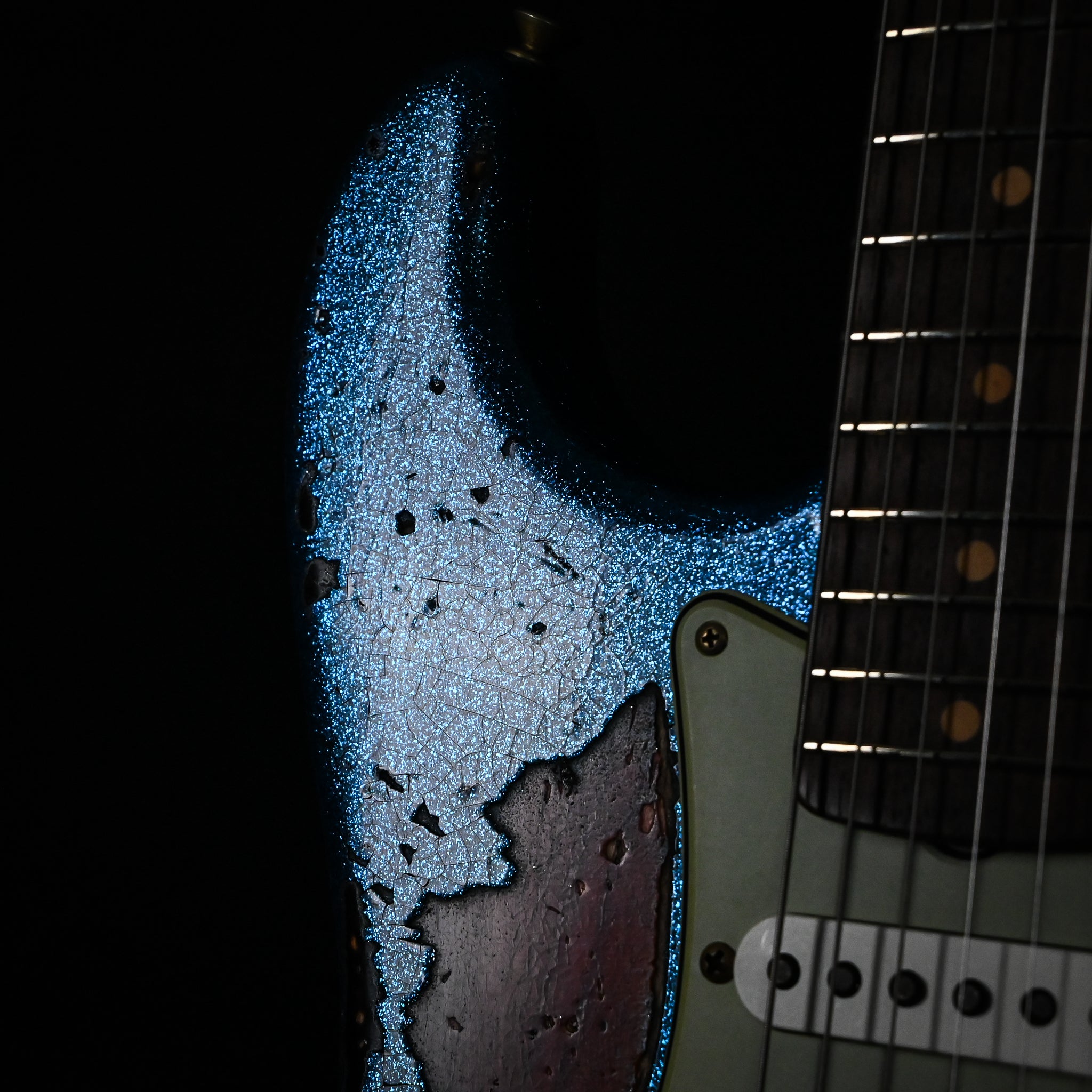 Fender Custom Shop '61 Stratocaster Super Heavy Relic- Blue Sparkle/ 3 Color Sunburst 2026 (CZ590329)