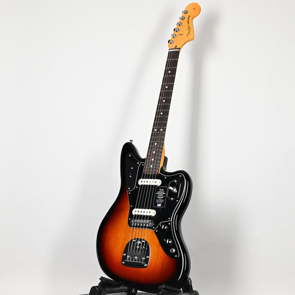 Fender American Professional Classic Jaguar- 3 Color Sunburst 2025 (US25096776)