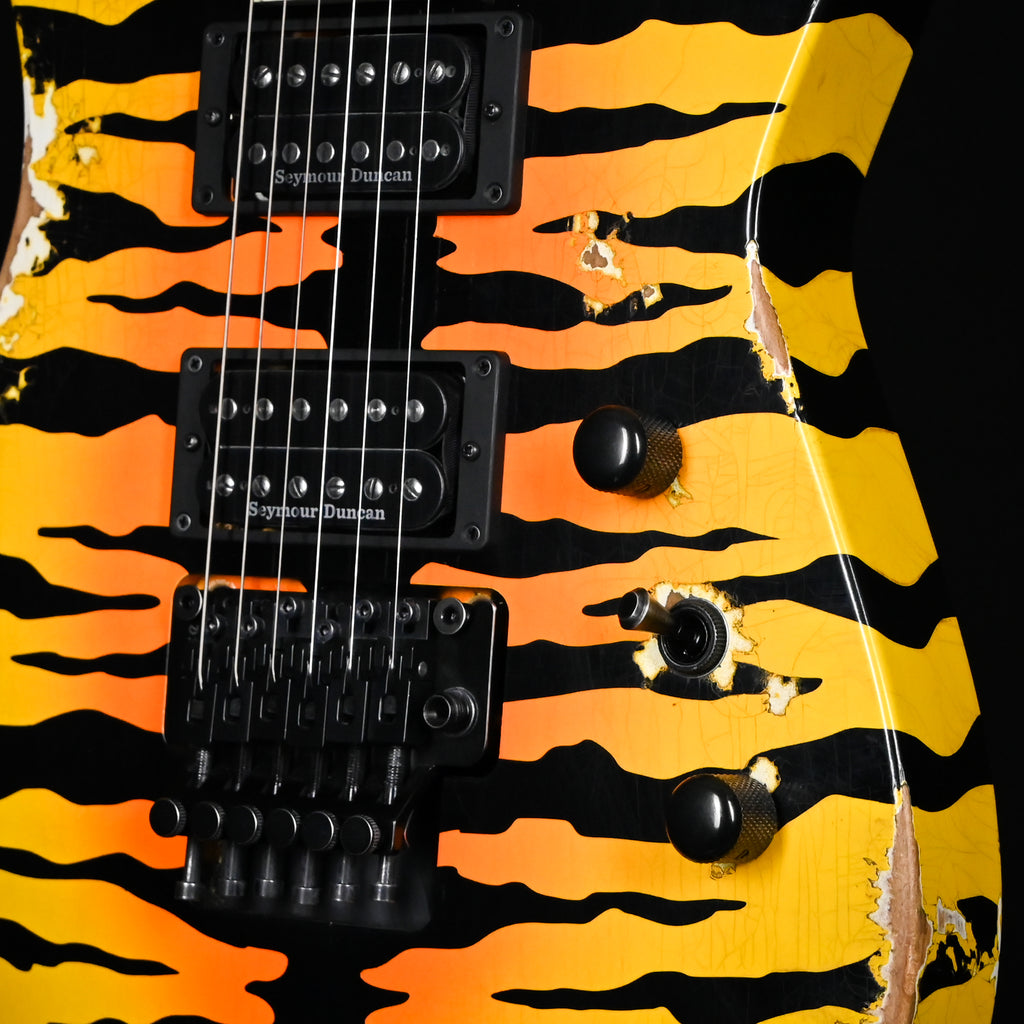 Jackson Custom Shop USA Special Edition Dinky 2H w/ Floyd Rose - Tested Time Bengal Tiger 2026 (XN19787)
