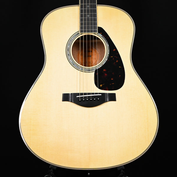 Yamaha LL16M ARE Acoustic-Electric Guitar- Natural (IKN300498)