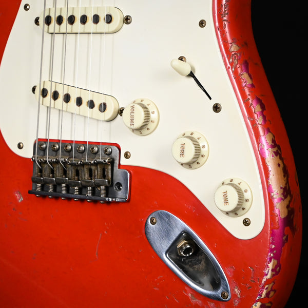 Fender Custom Shop Masterbuilt Dale Wilson 1957 Stratocaster Heavy Relic- Fiesta Red/ Pink Paisley 2025 (CZ552262)