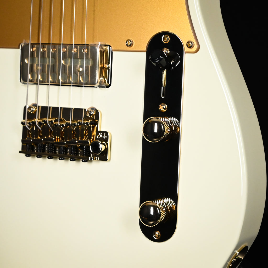 Suhr Mateus Asato Signature Series Classic T w/ Lollar Gold Foil Pickups, Tremolo & Premium Softshell Case- MA White 2026 (85692)