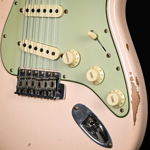 Fender Custom Shop Limited Edition '63 Stratocaster Relic- Super Faded Aged Shell Pink 2025 (CZ586641)