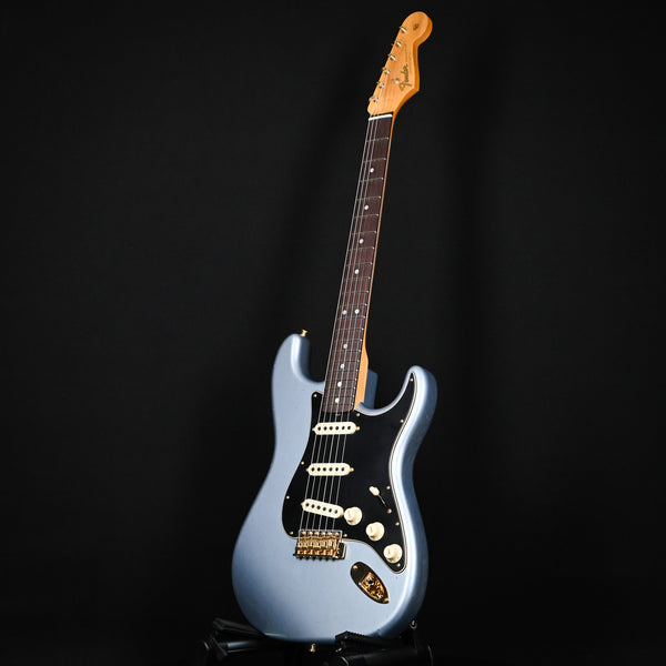 Fender Custom Shop Limited-Edition '65 Dual-Mag Strat Journeyman Relic - Aged Blue Ice Metallic (CZ571481)