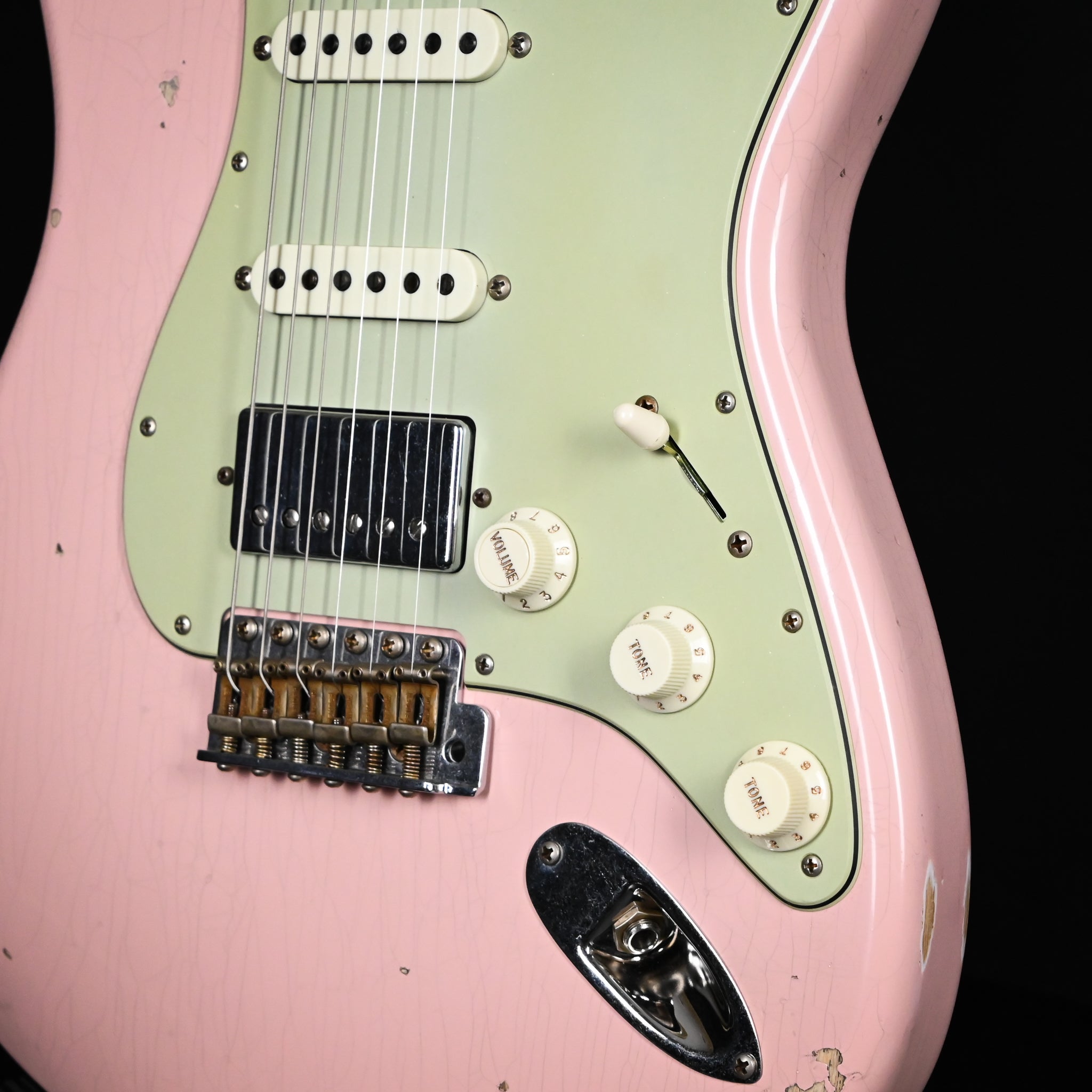 Fender Custom Shop '62 Stratocaster HSS Relic- Shell Pink 2026 (R150832)