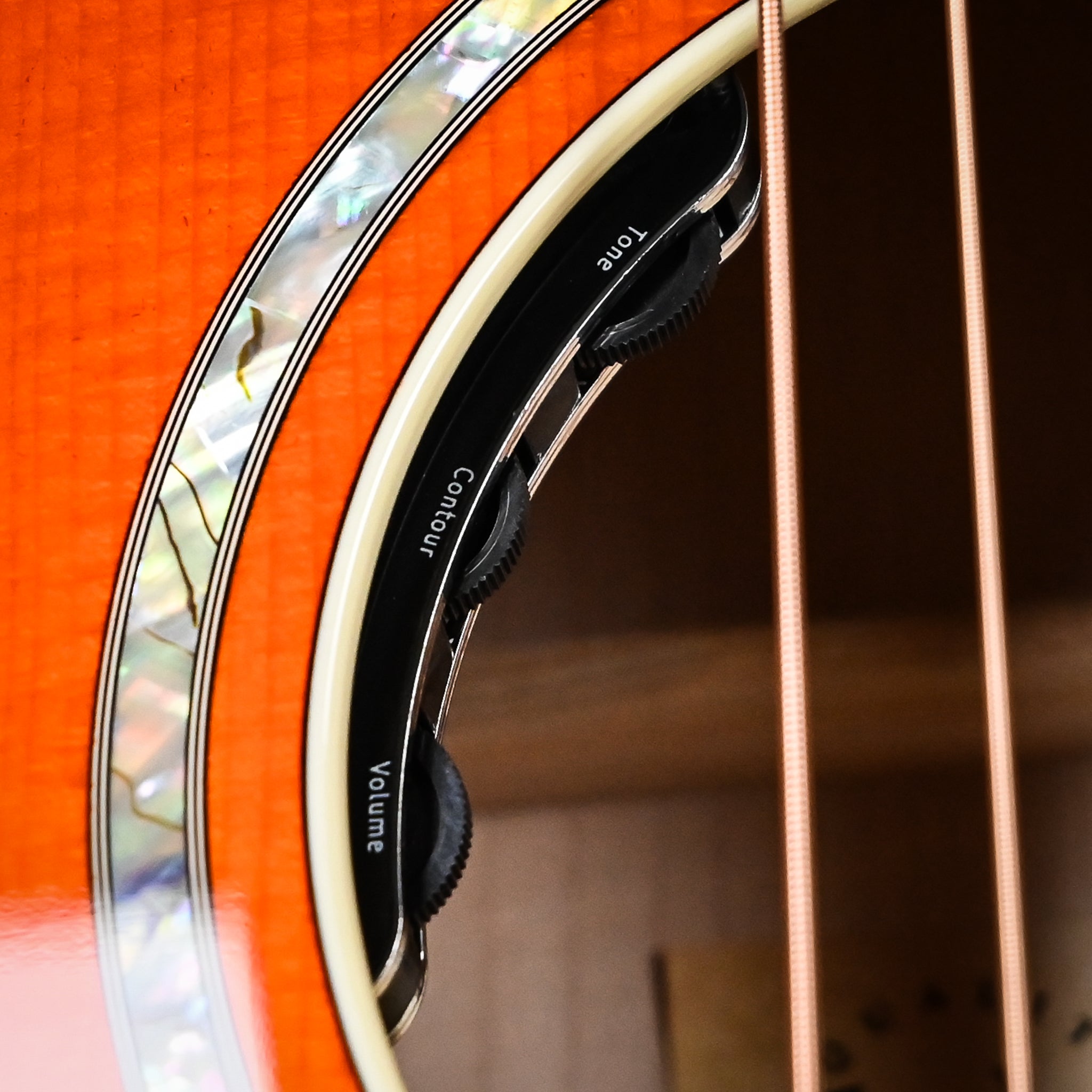 Taylor Doyle Dykes Signature Model w/ Sitka Spruce Top & Big Leaf Maple Back and Sides Acoustic/ Electric- Translucent Orange 2026 (1203096085)