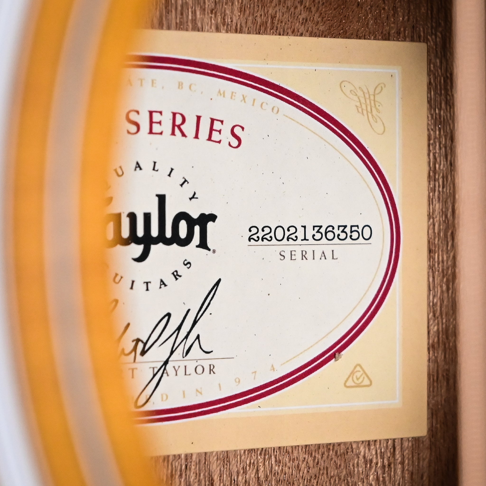 Taylor 112ce Special Edition w/ Torrefied Spruce Top & Layered Sapele Back and Sides- Honey Sunburst 2026 (2202136350)