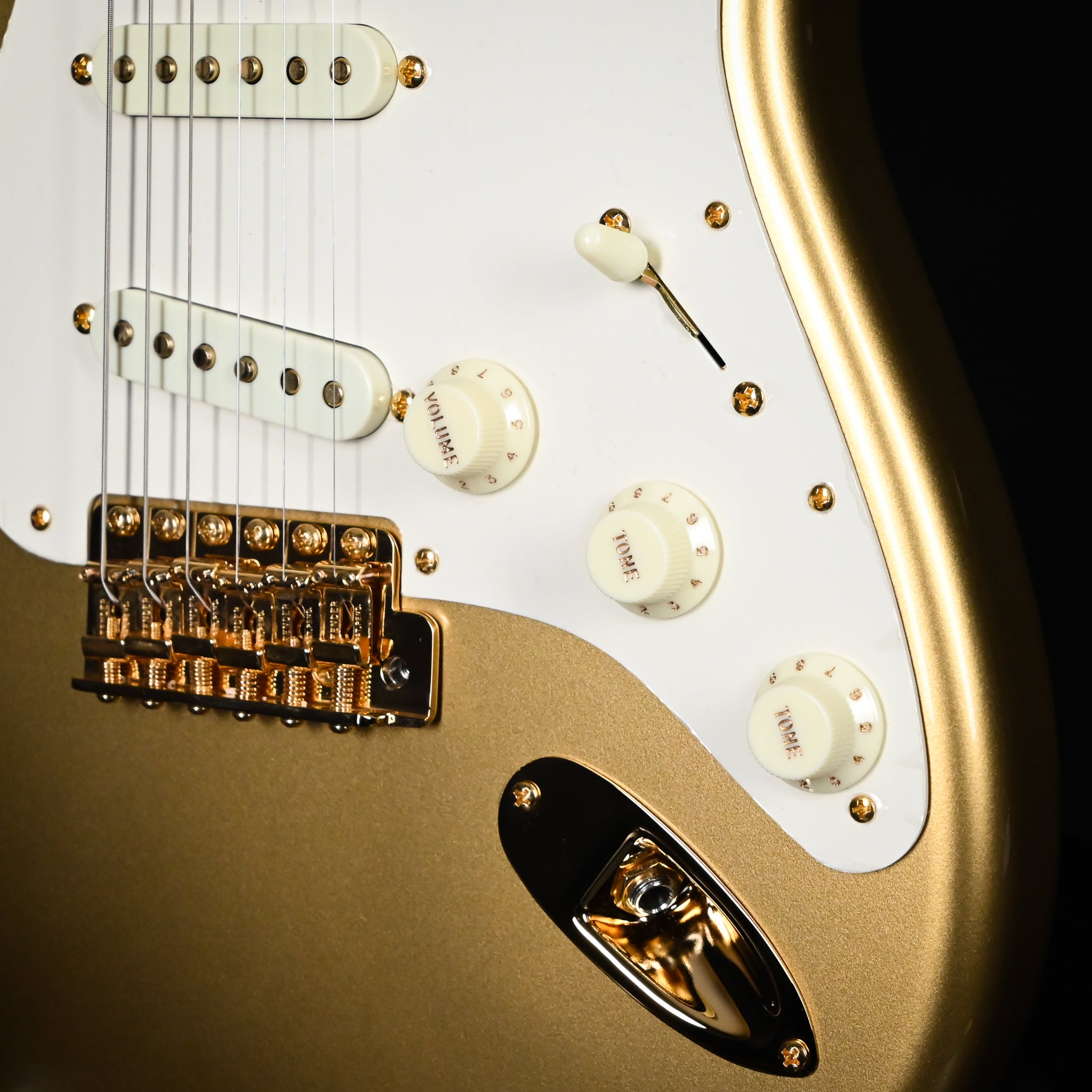 Fender Custom Shop Limited Edition 70th Anniversary Stratocaster w/ Gold Hardware NOS- Aztec Gold 2025 (LXX0670)