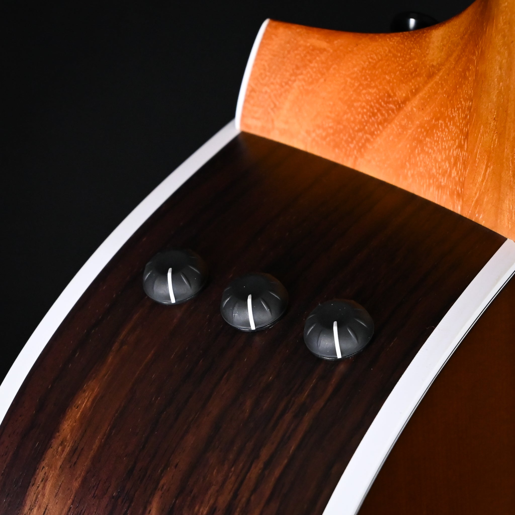 Taylor 214ce Special Edition Honeyburst w/ Torrefied Spruce Top & Indian Rosewood Back and Sides Acoustic/ Electric- Honey Sunburst 2026 (2202056445)