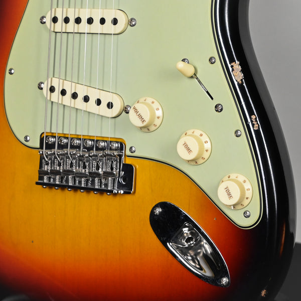 Fender Custom Shop Late-1962 Stratocaster Relic w/ Closet Classic Hardware- 3 Color Sunburst 2025 (CZ587750