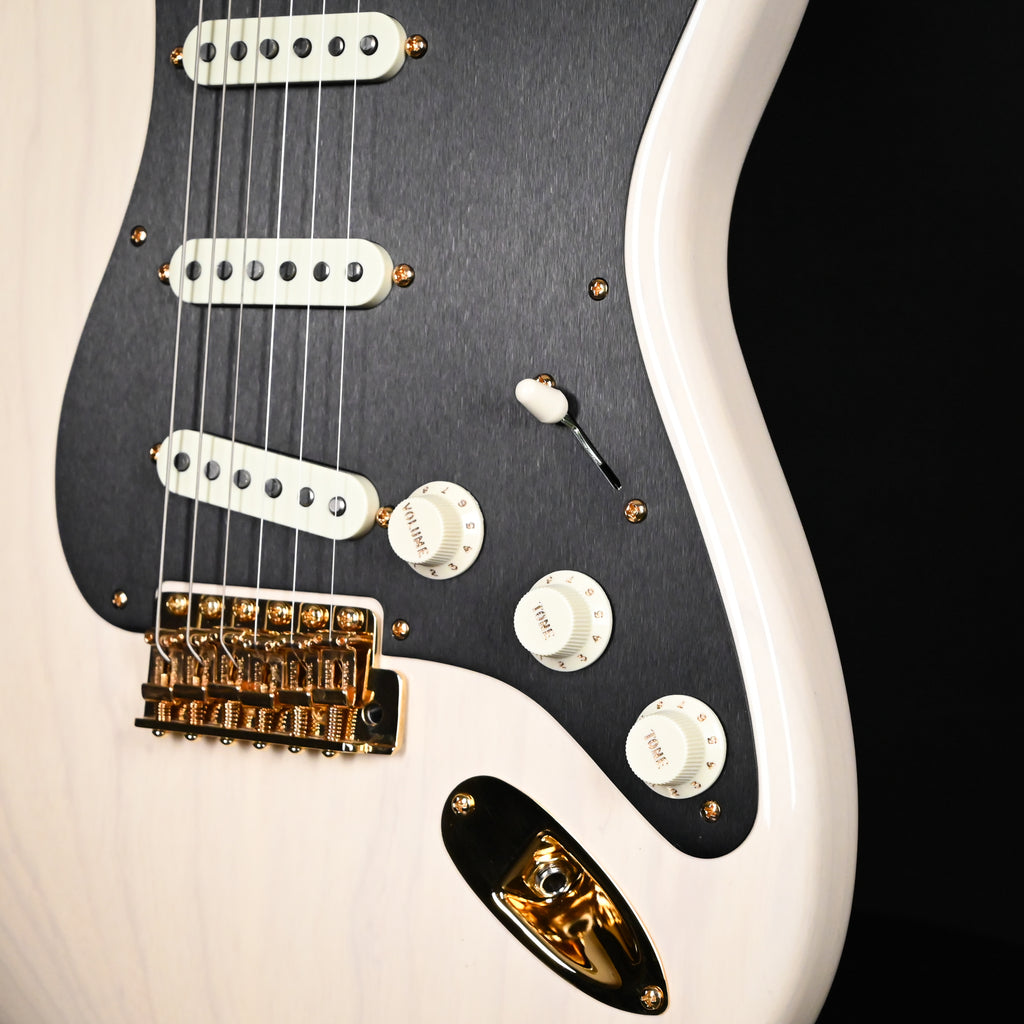 Fender Custom Shop American Custom Stratocaster NOS- Aged White Blonde 2026 (XN18528)