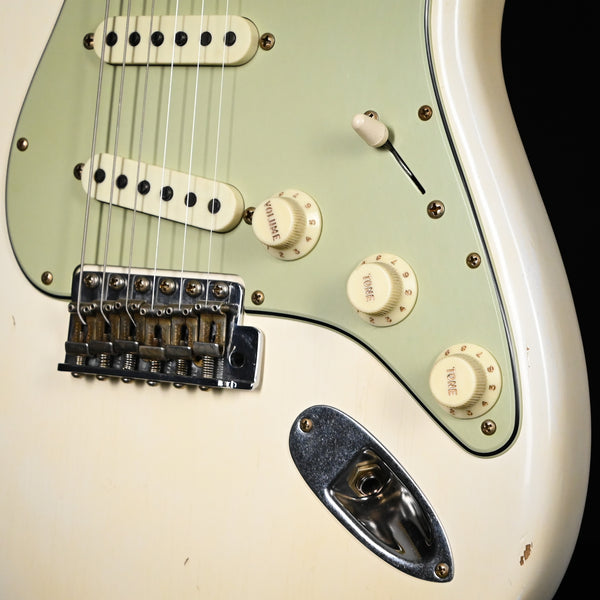 Fender Custom Shop Masterbuilt Yuriy Shishkov '63 Stratocaster w/ Brazilian Rosewood, Journeyman- Aged Artic White 2025 (R138381)