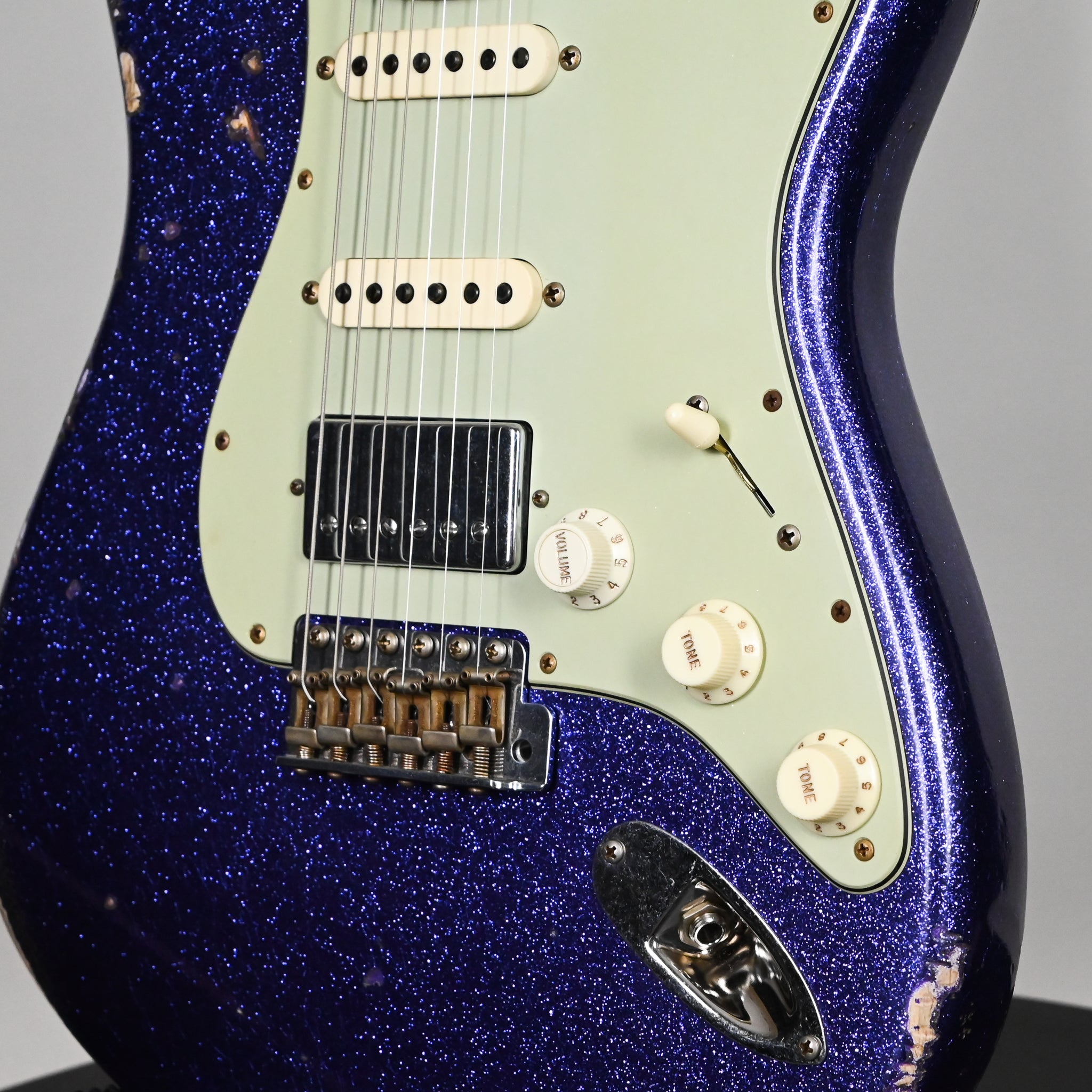 Fender Custom Shop '62 Stratocaster HSS Relic- Purple Sparkle 2026 (R150776)
