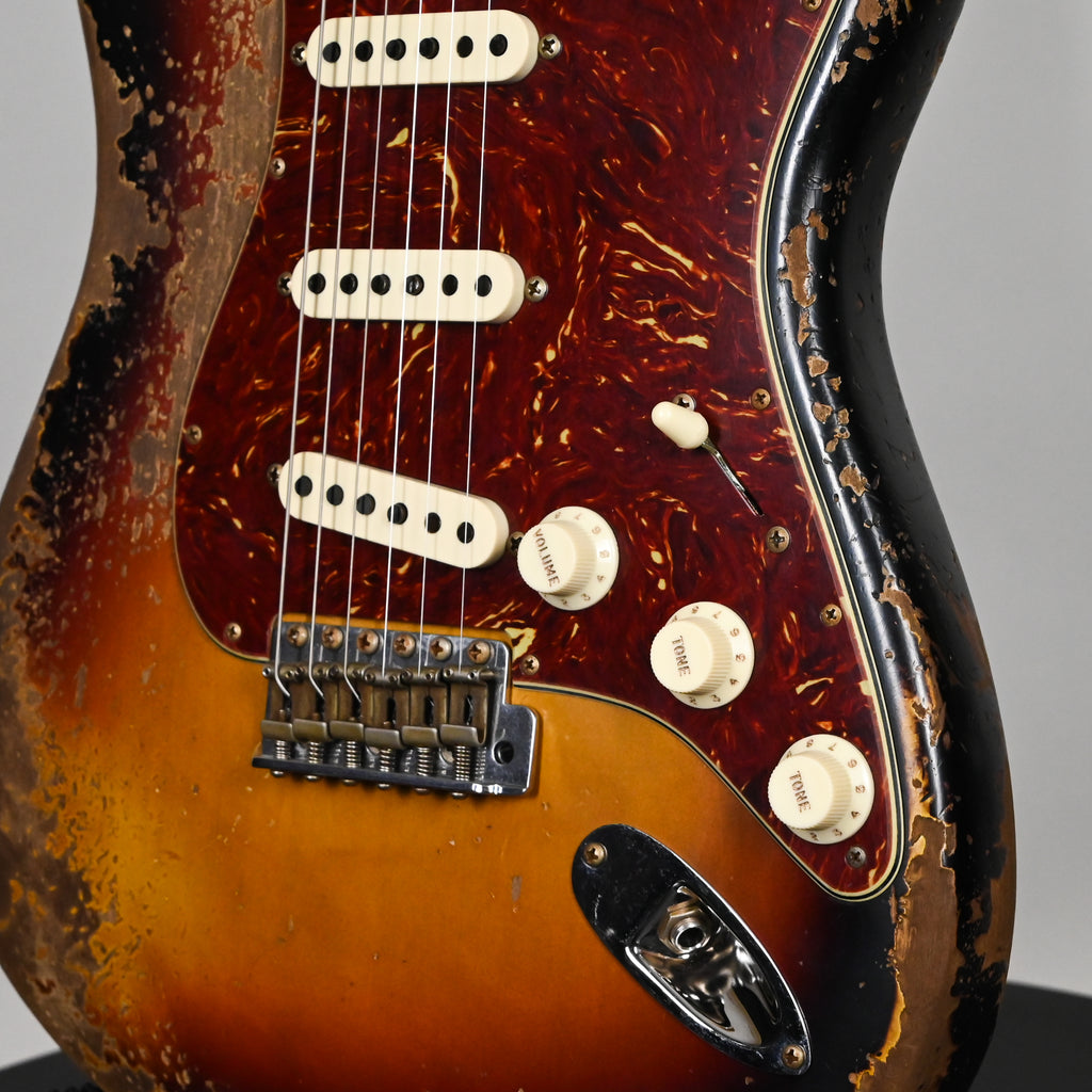 Fender Custom Shop Limited Edition Roasted '61 Stratocaster Super Heavy Relic- Aged 3 Color Sunburst 2026 (CZ589469)