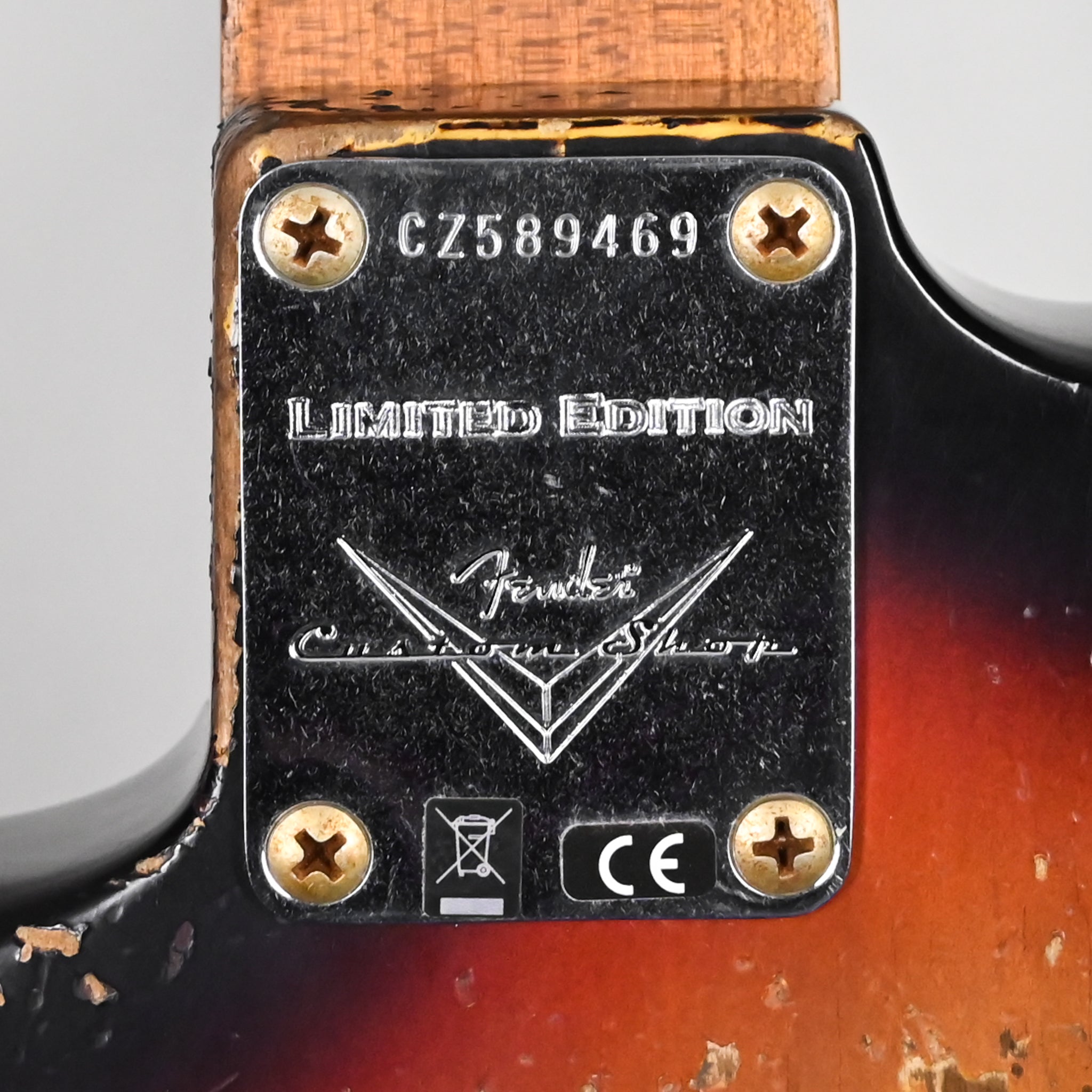 Fender Custom Shop Limited Edition Roasted '61 Stratocaster Super Heavy Relic- Aged 3 Color Sunburst 2026 (CZ589469)