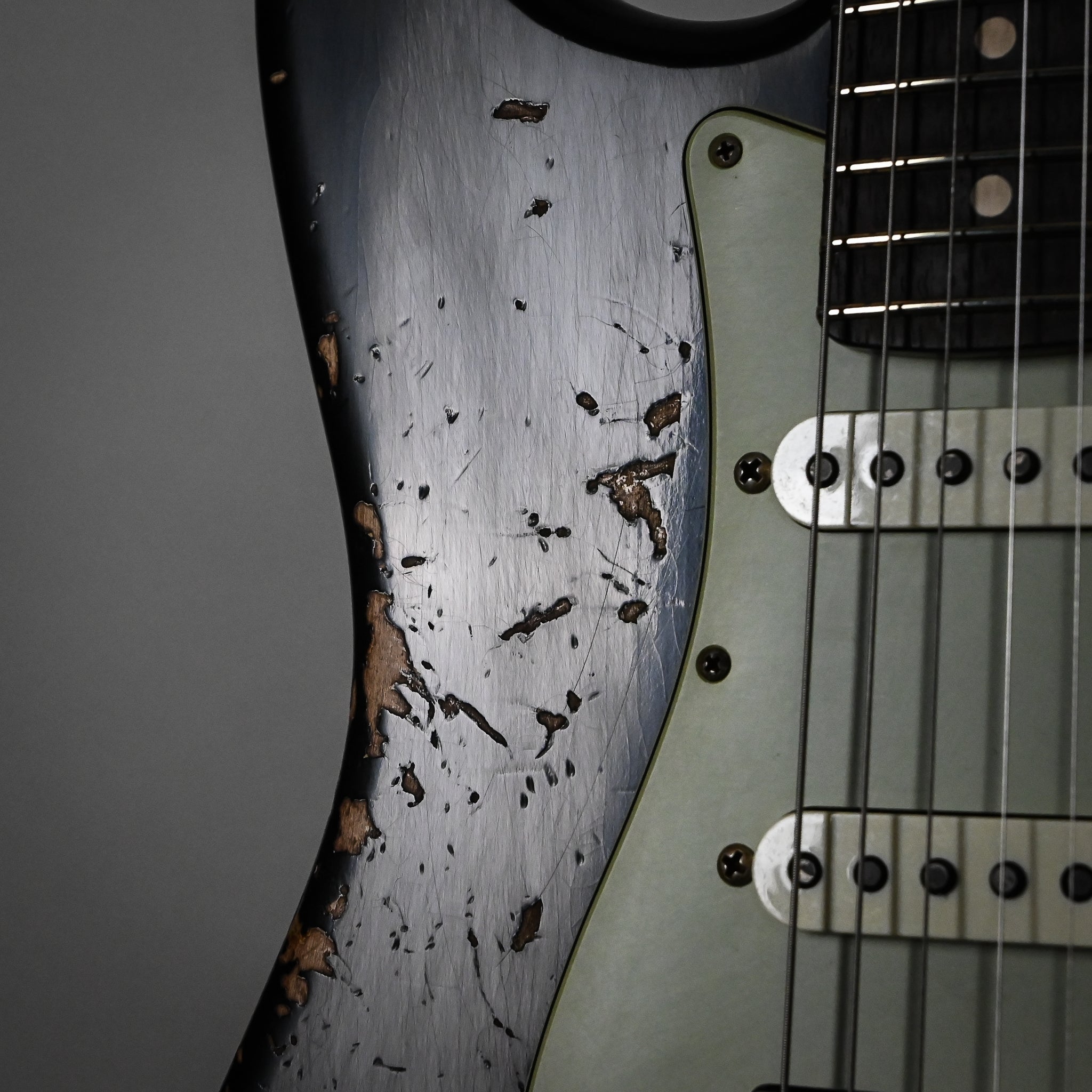 Fender Custom Shop '62 Stratocaster HSS w/ Alder Body, Heavy Relic- Black 2026 (R147865)
