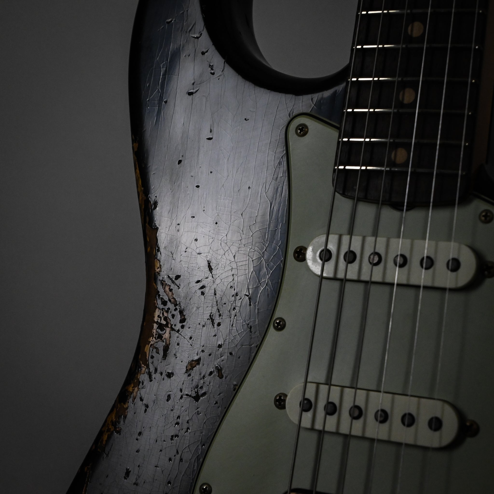 Fender Custom Shop '62 Stratocaster HSS w/ Painted Headcap, Heavy Relic- Black 2026 (R149026)
