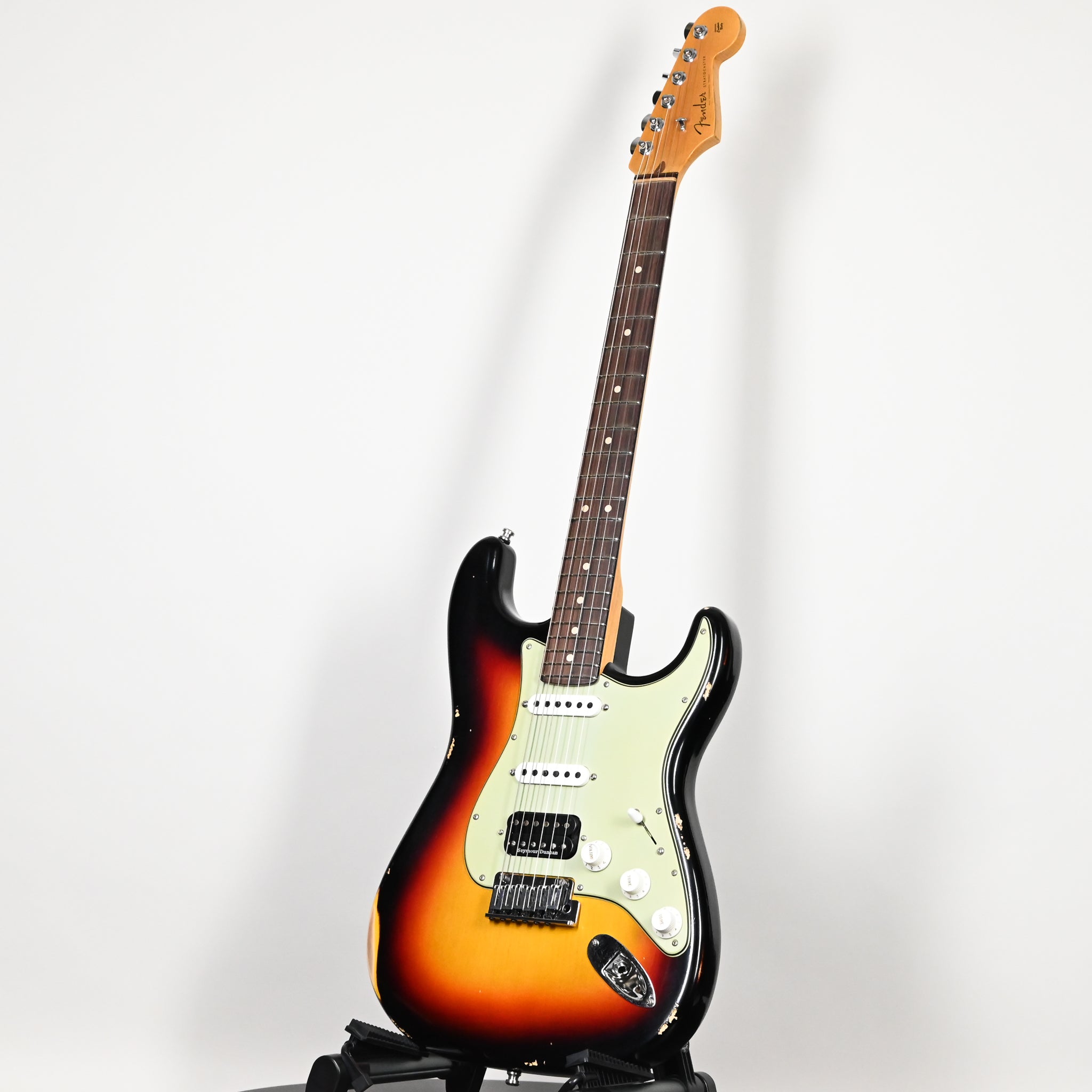 Fender Custom Shop Deluxe Stratocaster w/ Seymour Duncan SH4B Humbucker, Relic/ Closet Classic Hardware- 3 Color Sunburst 2026 (R148135)