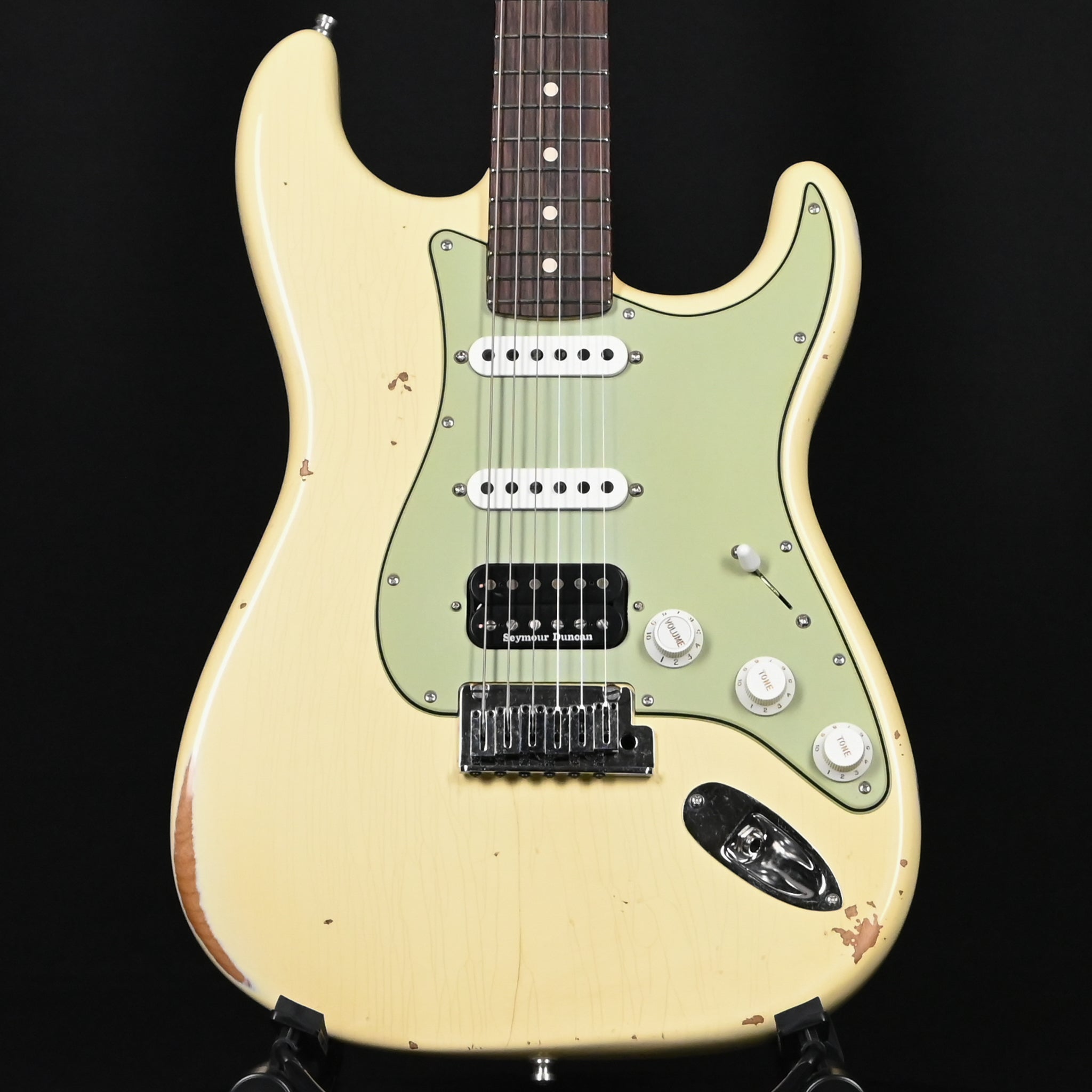 Fender Custom Shop Deluxe Stratocaster w/ Seymour Duncan SH4B Humbucker, Relic/ Closet Classic Hardware- Aged Vintage White 2026 (R147873)