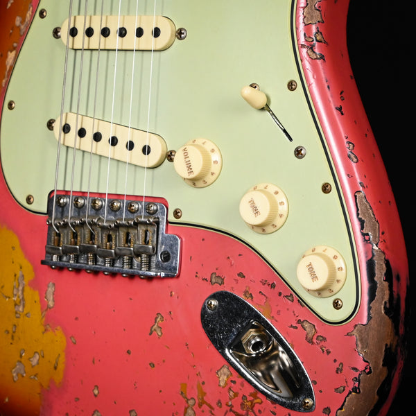 Fender Custom Shop Limited Edition 60/63 Stratocaster Super Heavy Relic- Super Faded Aged Fiesta Red/ 3 Color Sunburst 2025 (CZ585901)